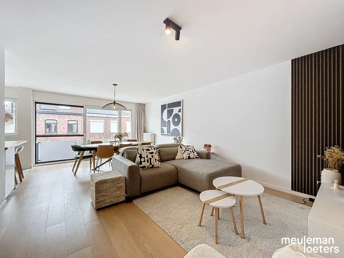 Ruim en lichtrijk tweeslaapkamer appartement  foto 3