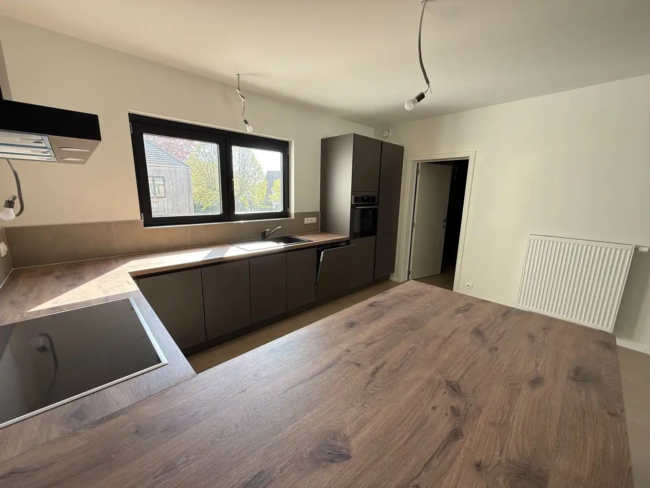 Ruim nieuwbouwappartement met 2 slaapkamers én parkeerplaats! foto 5