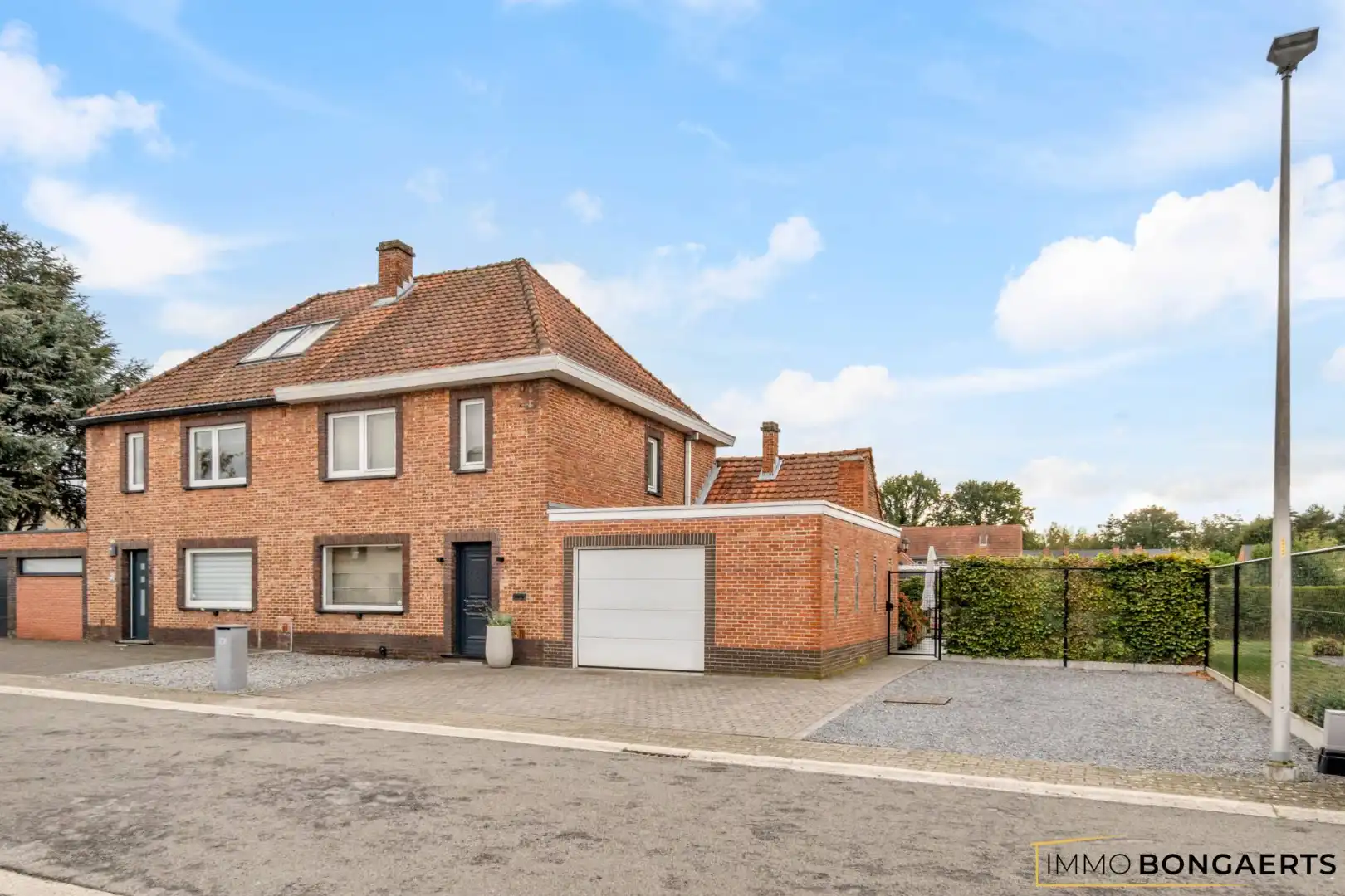Instapklare woning op rustige ligging in As foto 2