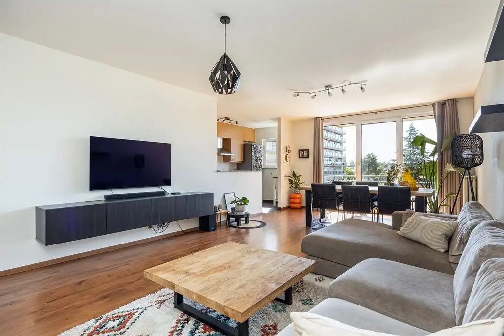 Lichtrijk appartement met 2 slaapkamers, ruim terras en P foto 4