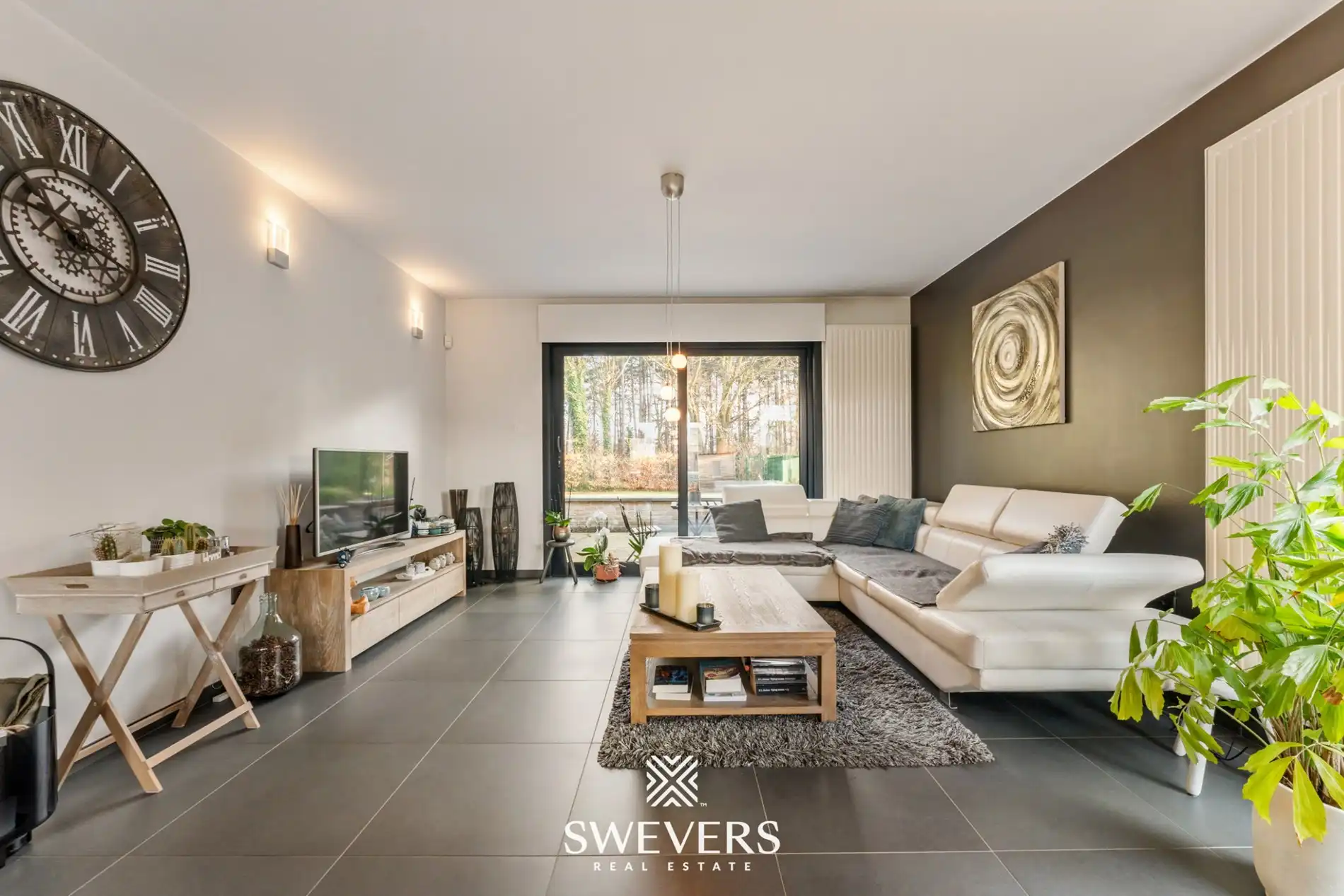  Instapklare woning met goede bereikbaarheid op 10 are 43 ca in Paal foto 2