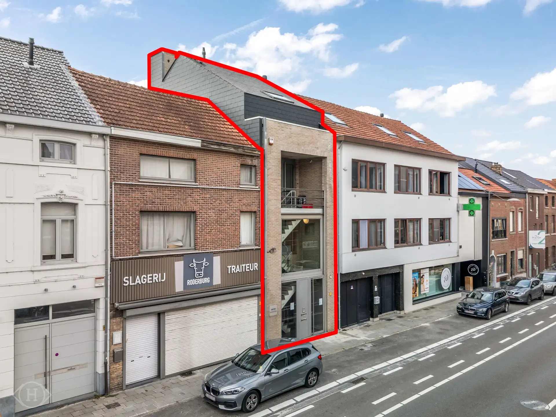 Opbrengsteigendom: Ruim kantoor + duplexappartement foto {{pictureIndex}}