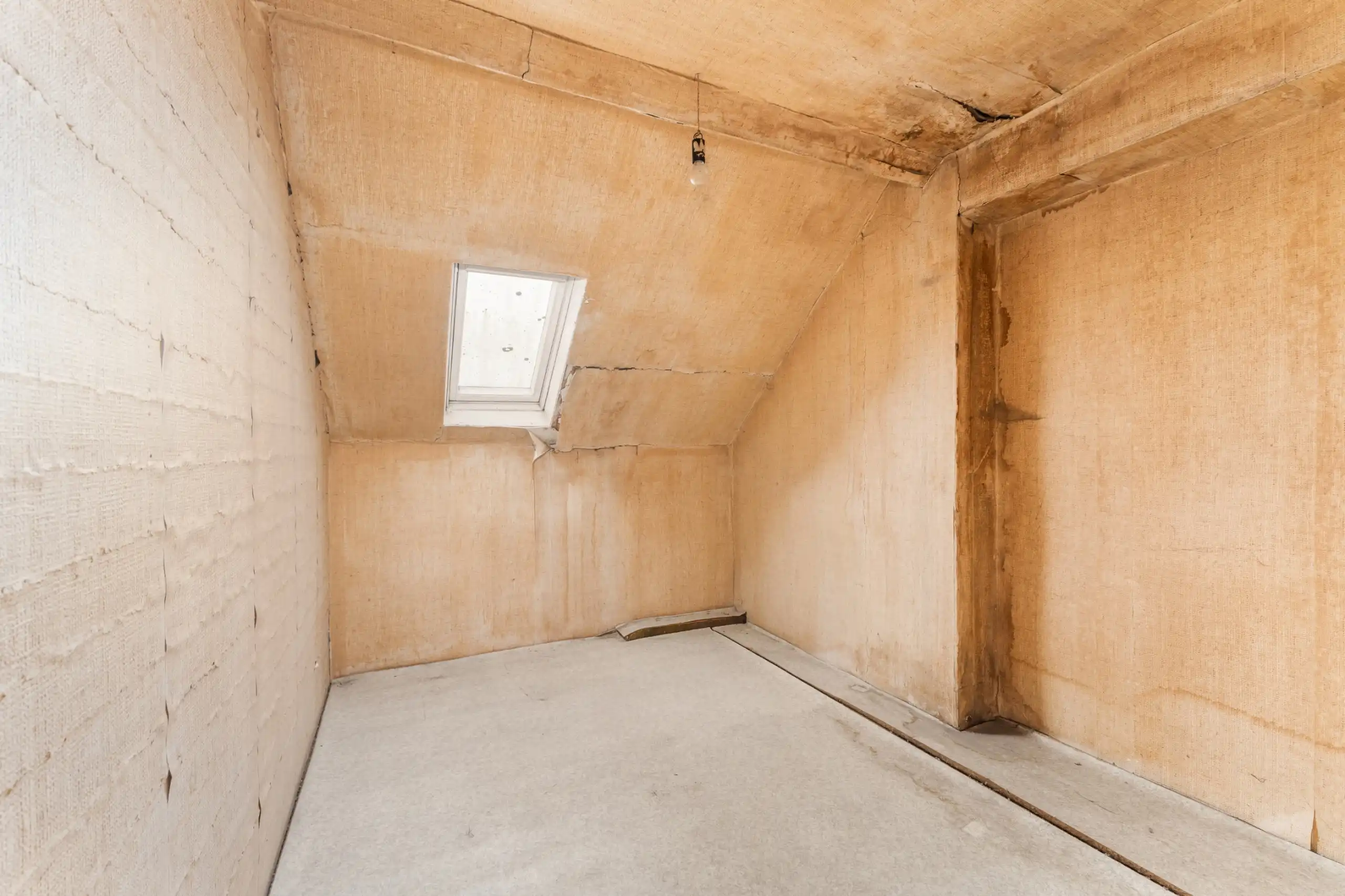 Voormalig te renoveren handelspand met woonst foto 14