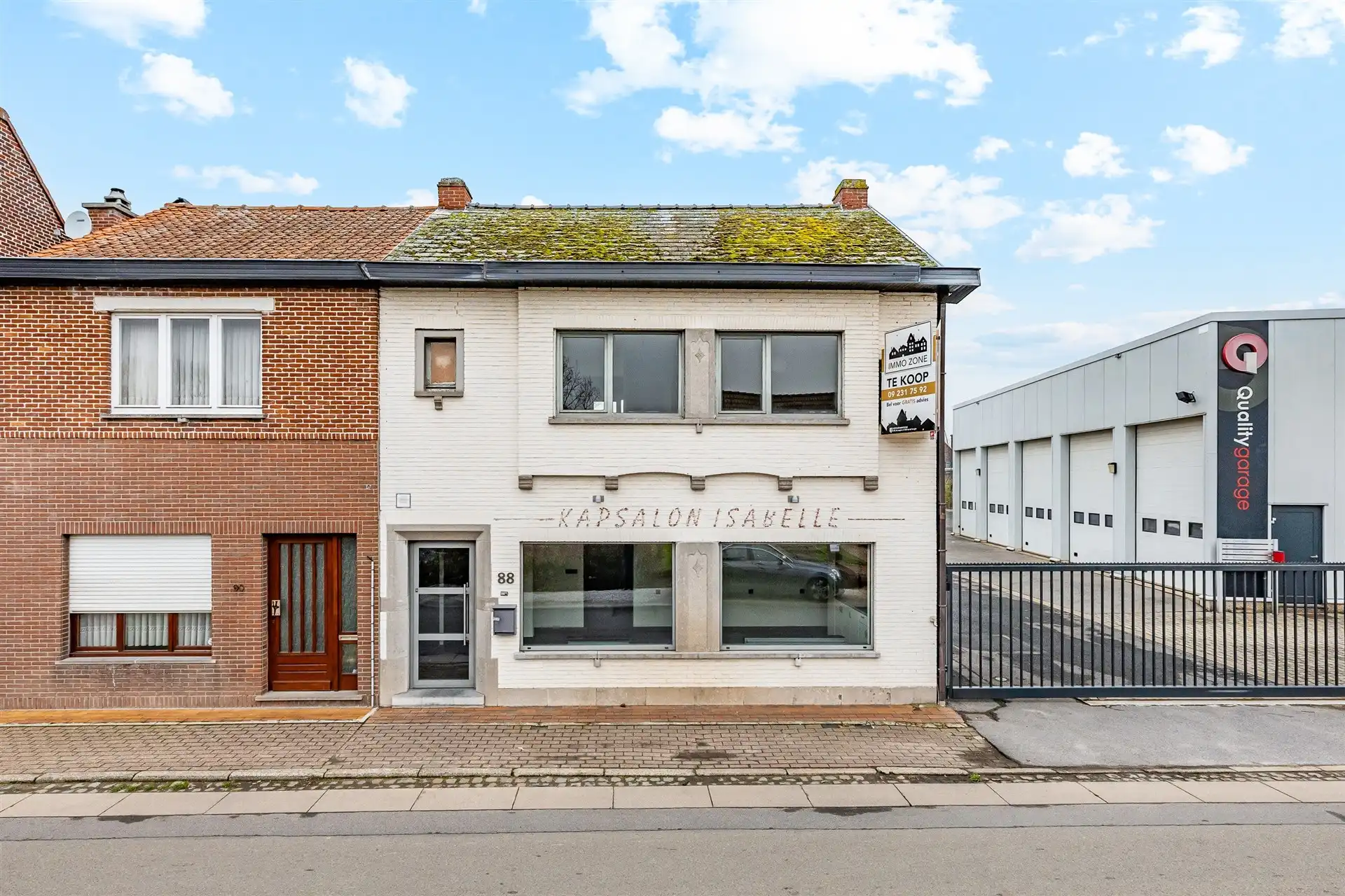 Hoofdfoto van de publicatie: Te renoveren woning met ruimte voor achtertuin