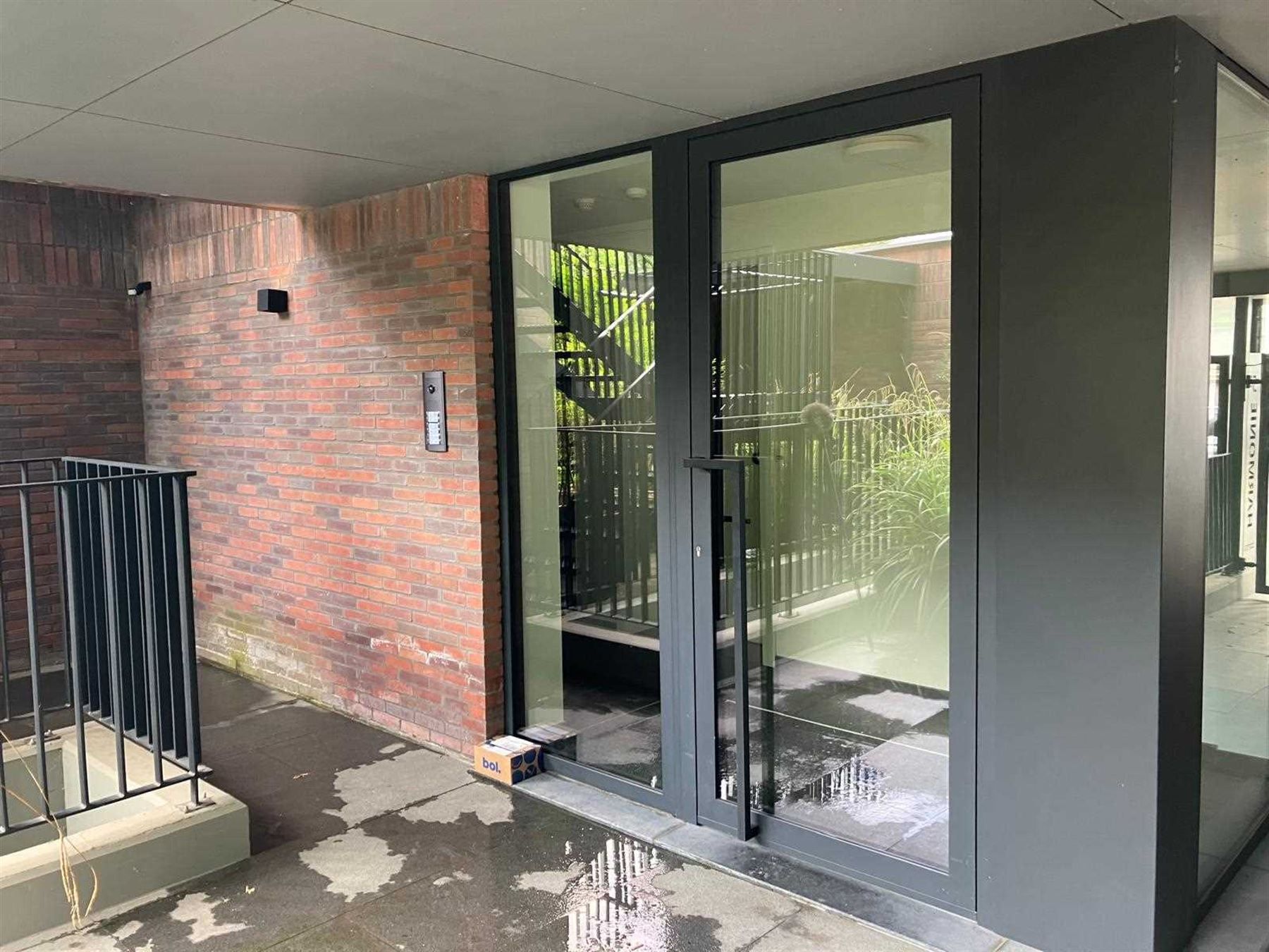 Appartement met autostaanplaats en 2 slaapkamers! foto 16