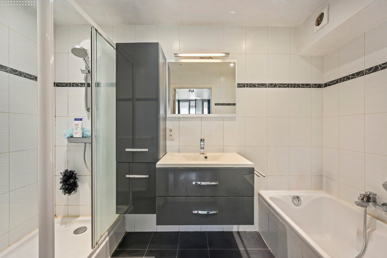 Appartement met groot terras aan de oevers van de Leie in Kortrijk foto 10
