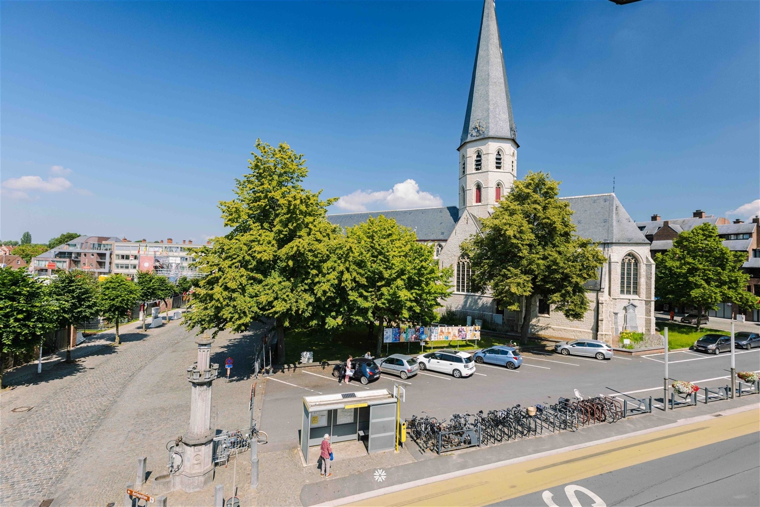 Uiterst charmante woning in centrum van Kruibeke foto 22