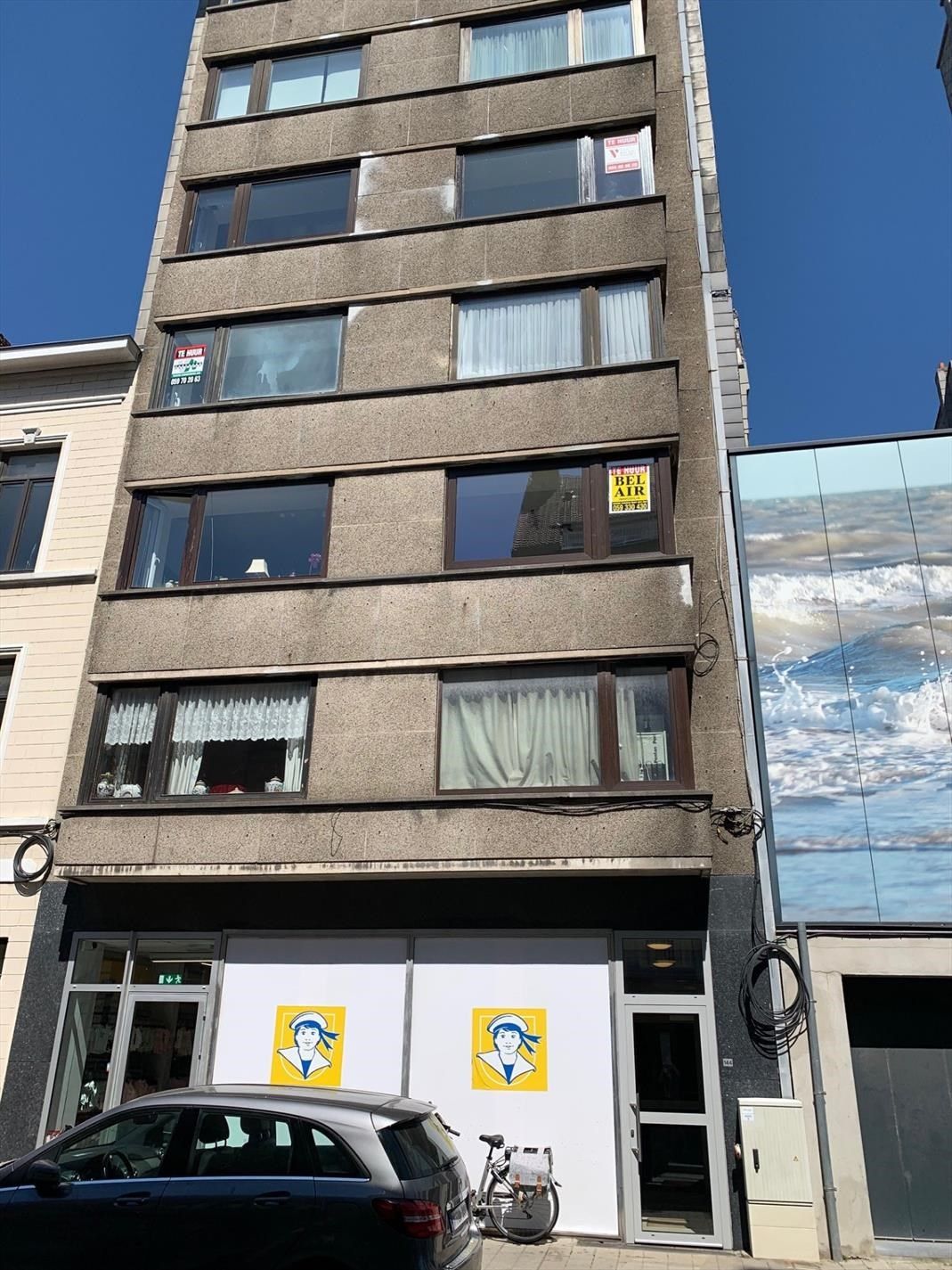 Gerenoveerd éénslaapkamerappartement centrum Oostende foto {{pictureIndex}}