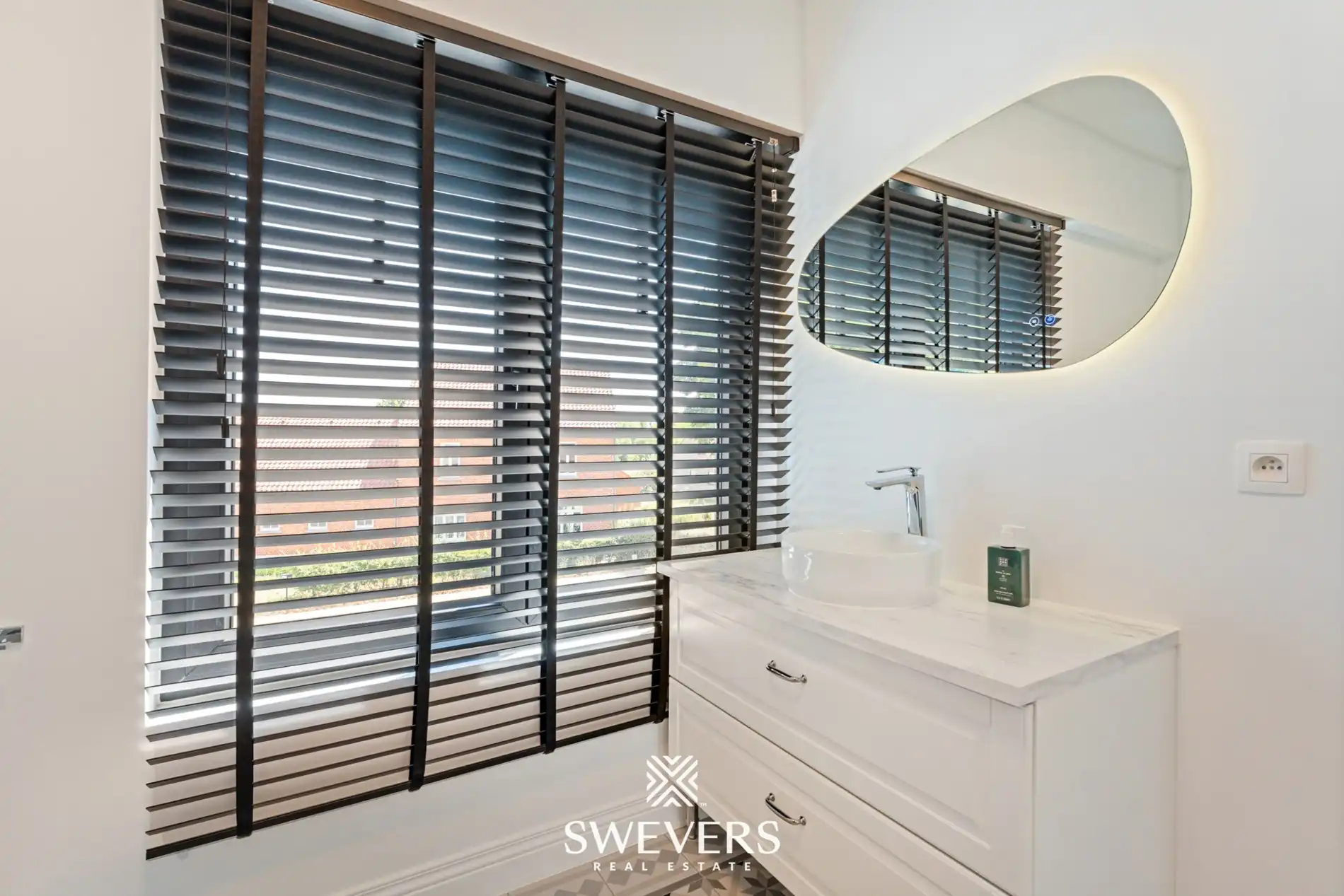 Prachtig gerenoveerde woning met 3 slaapkamers foto 27