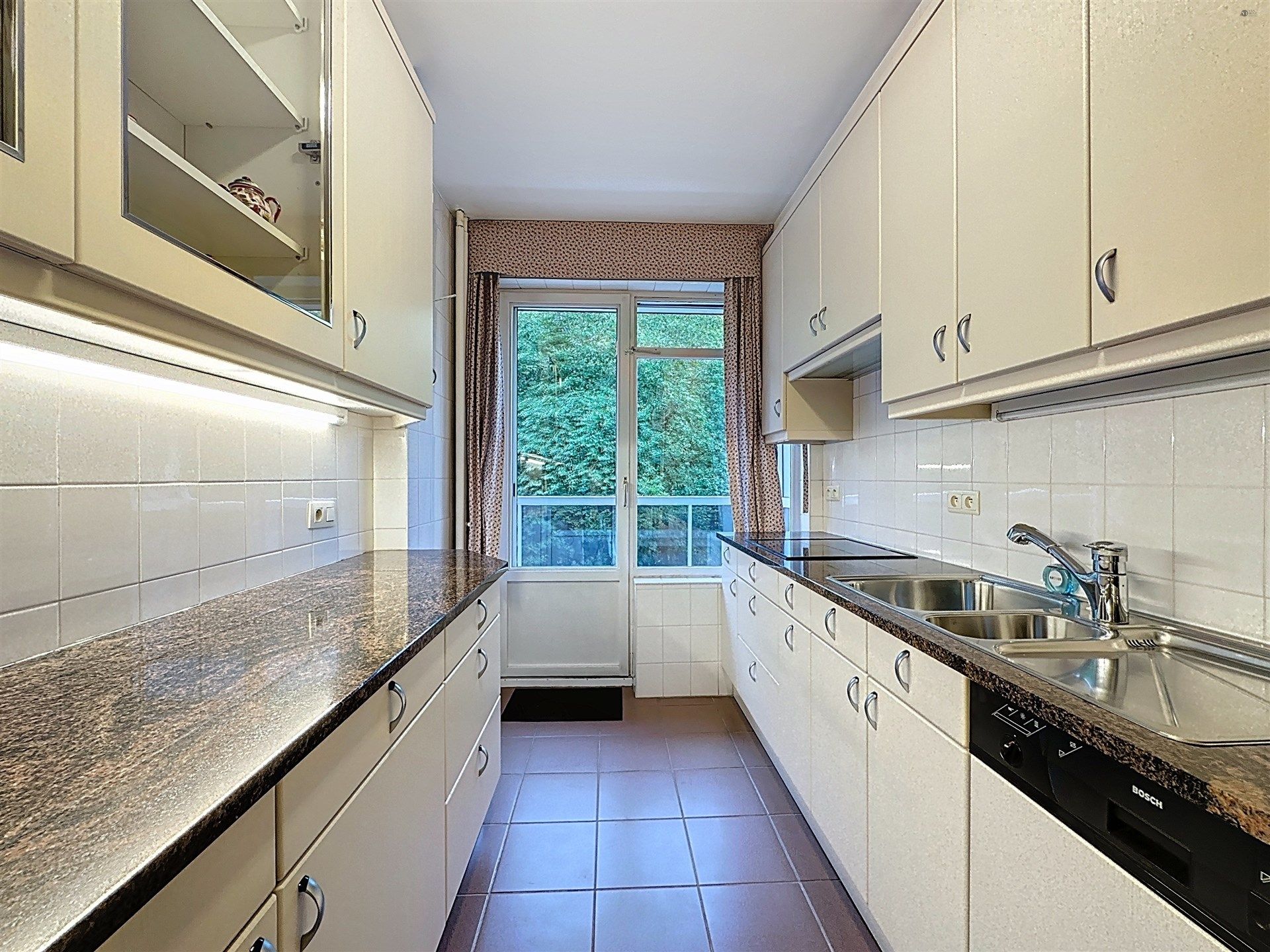 lichtrijk 3 slpk appartement met een fantastisch uitzicht foto 5