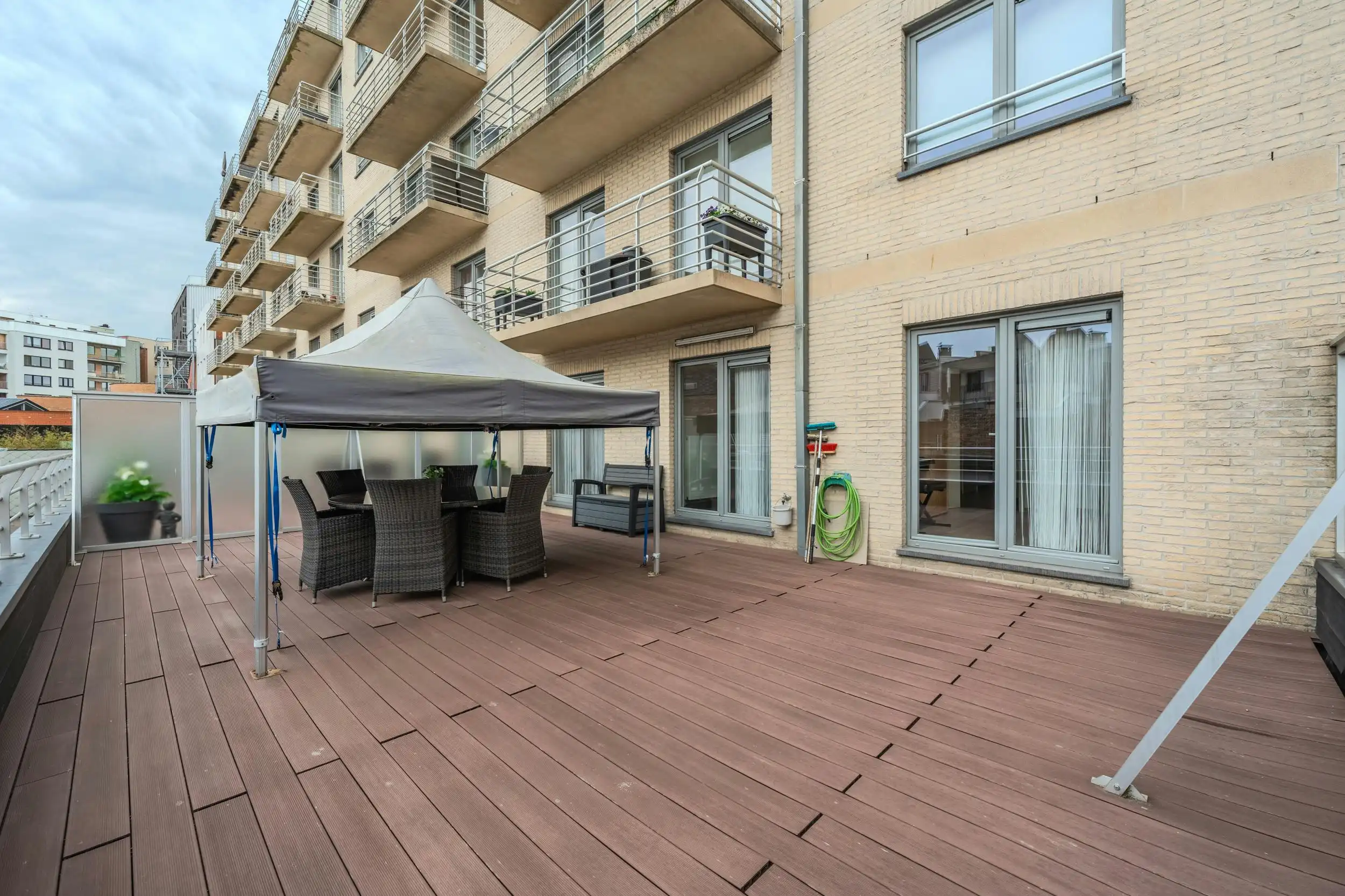 3-slaapkamer appartement met zonneterras (53m²) te Oostende foto {{pictureIndex}}