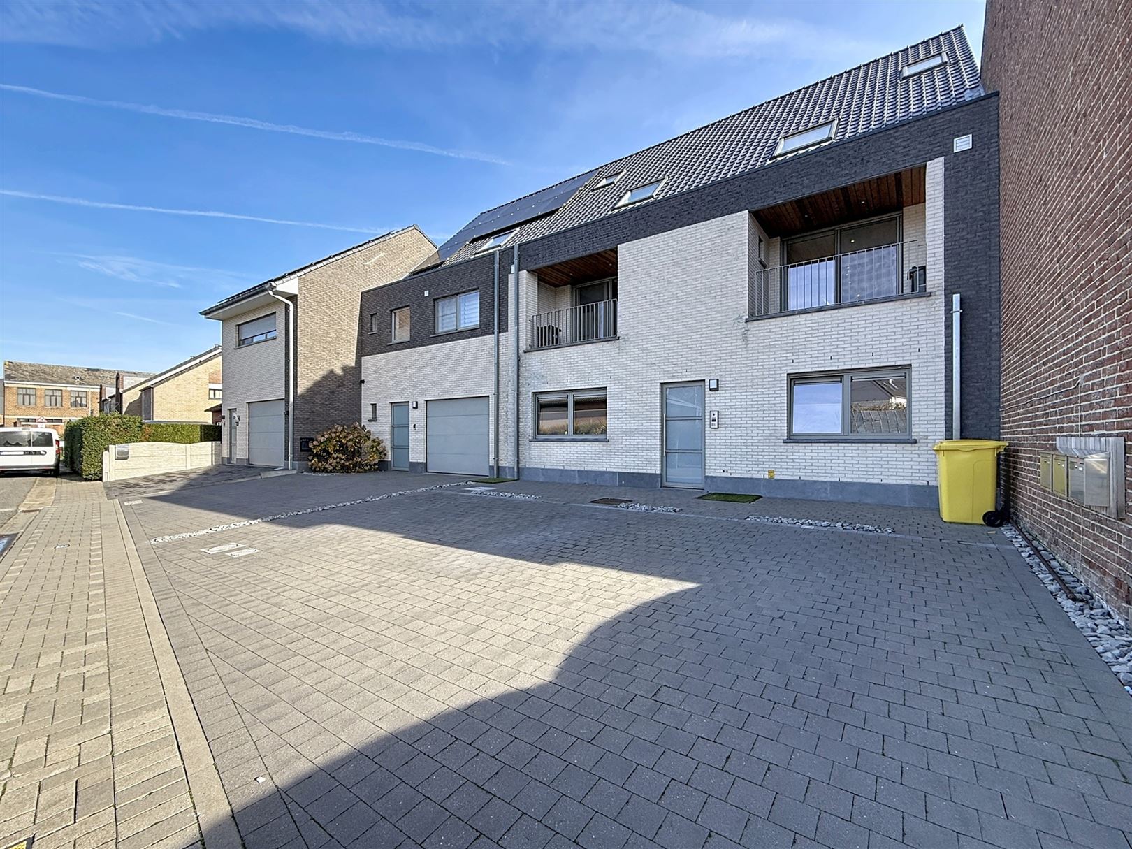 Mooi duplex app, 2 slpks, terrassen en parking foto 2