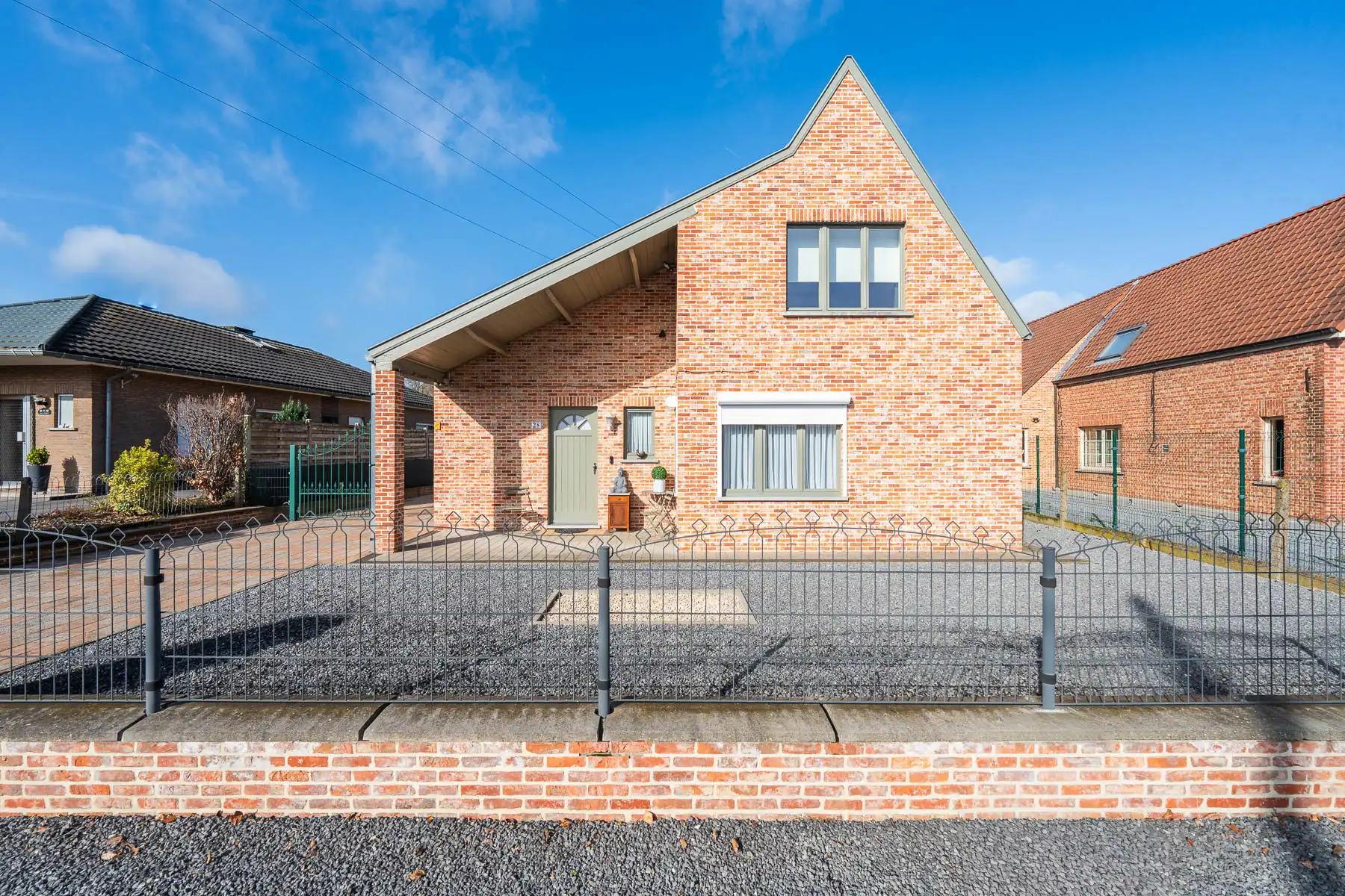 Hoofdfoto van de publicatie: Karaktervolle open bebouwing op een riant perceel van 2.062 m²