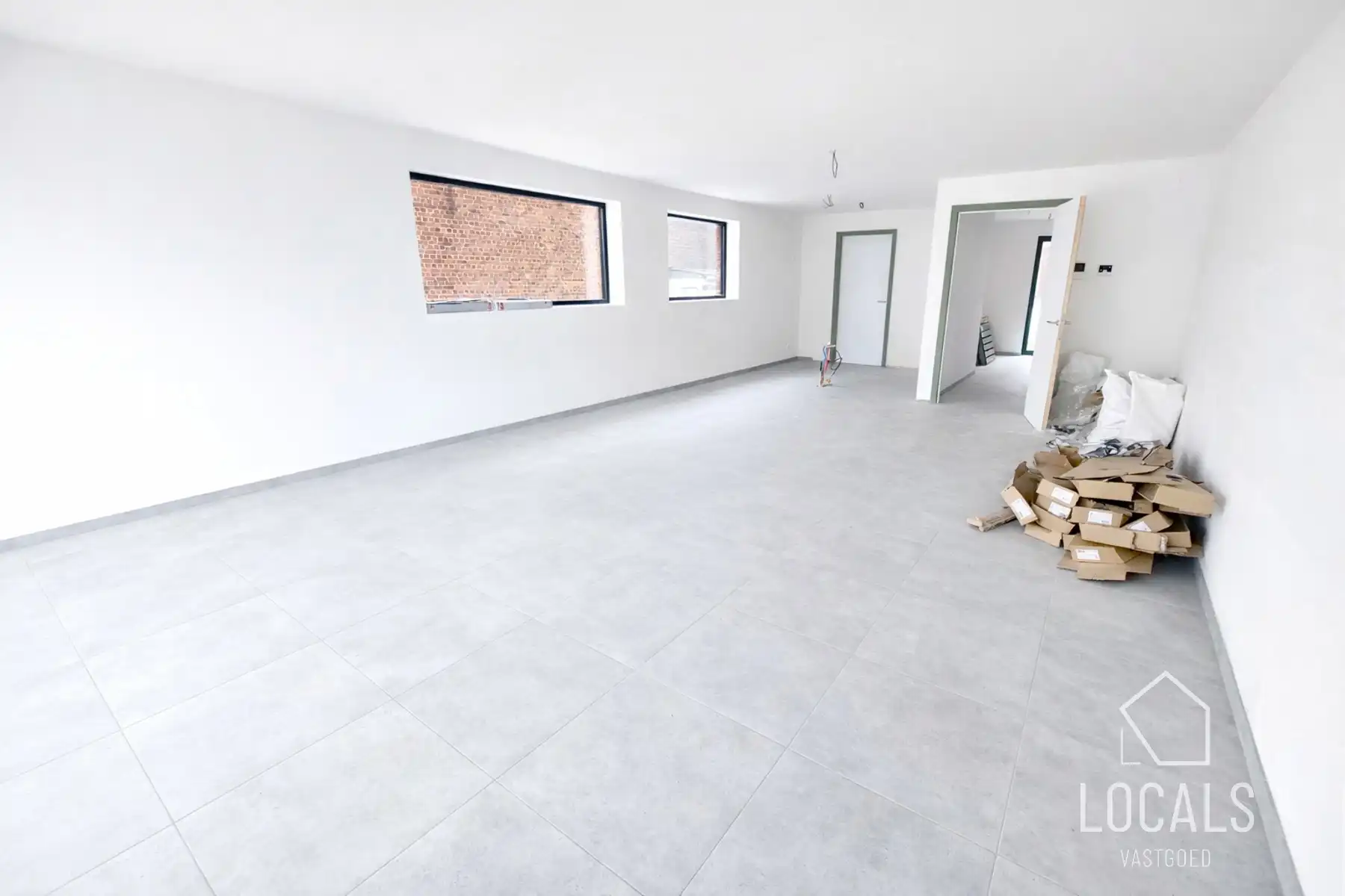 Ruime woonst met 4 slaapkamers, 2 badkamers en tuin foto 4