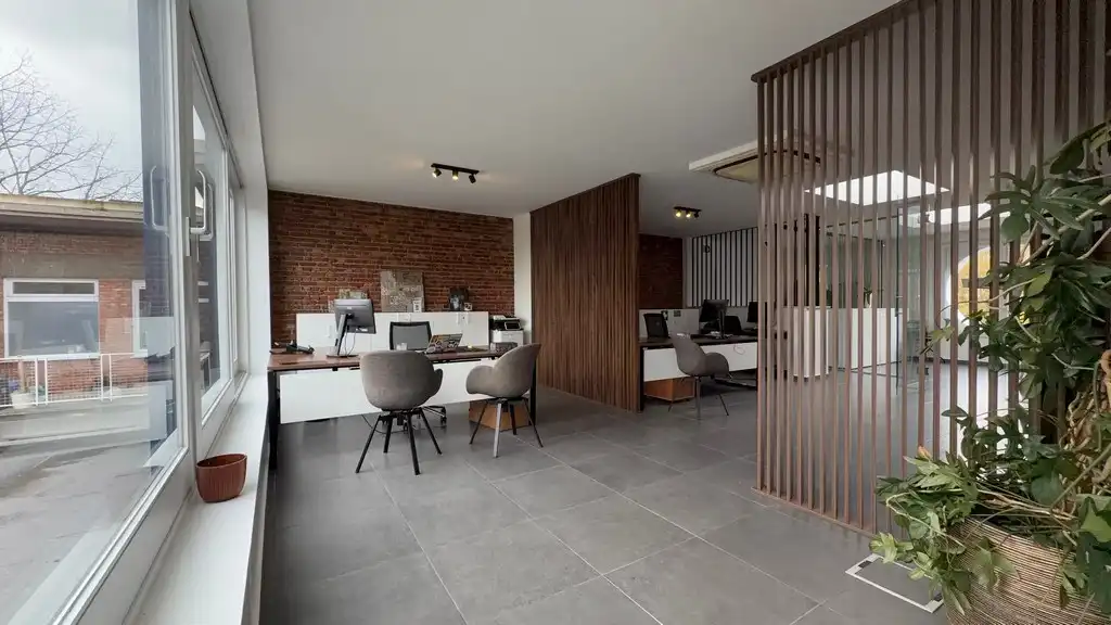 Mooi ingerichte kantoorruimte te huur in Wilrijk foto 6