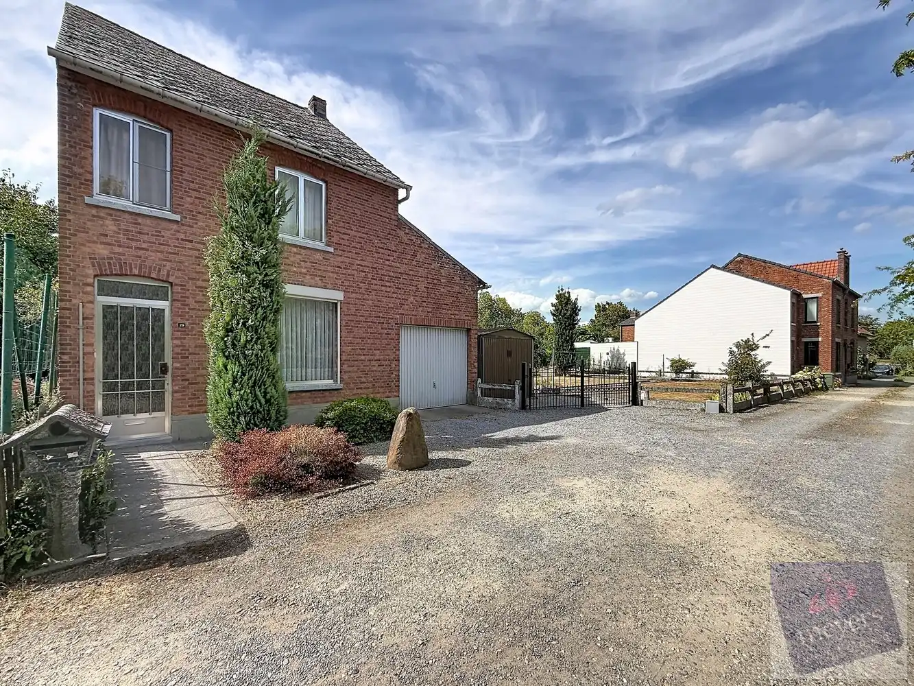 Te renoveren of te slopen woning met bouwgrond van 7a90ca in Hasselt foto 3