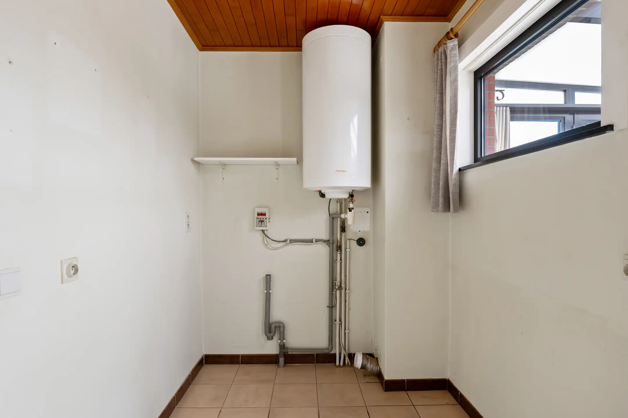 Charmante woning met grote tuin foto 22