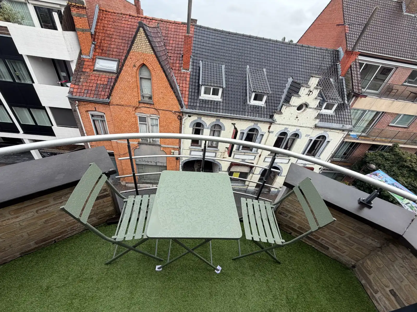 Centraal gelegen duplex-appartement te Waregem foto 4