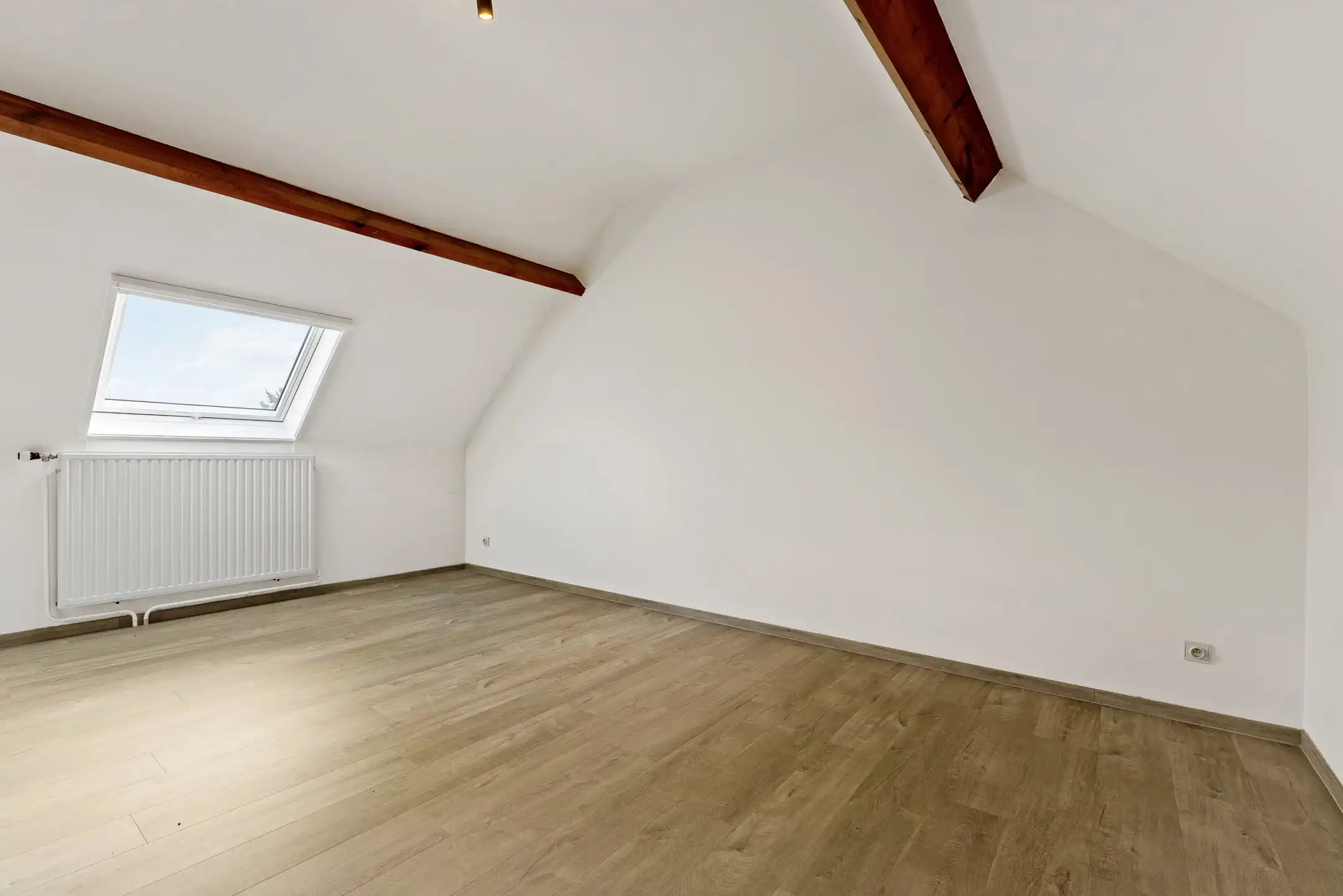 Duplex appartement met garagebox te Valmeer foto 11