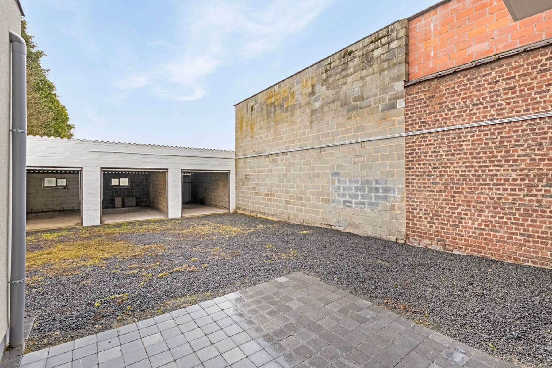 Gerenoveerd appartement met één slaapkamer, terras en garage foto 19