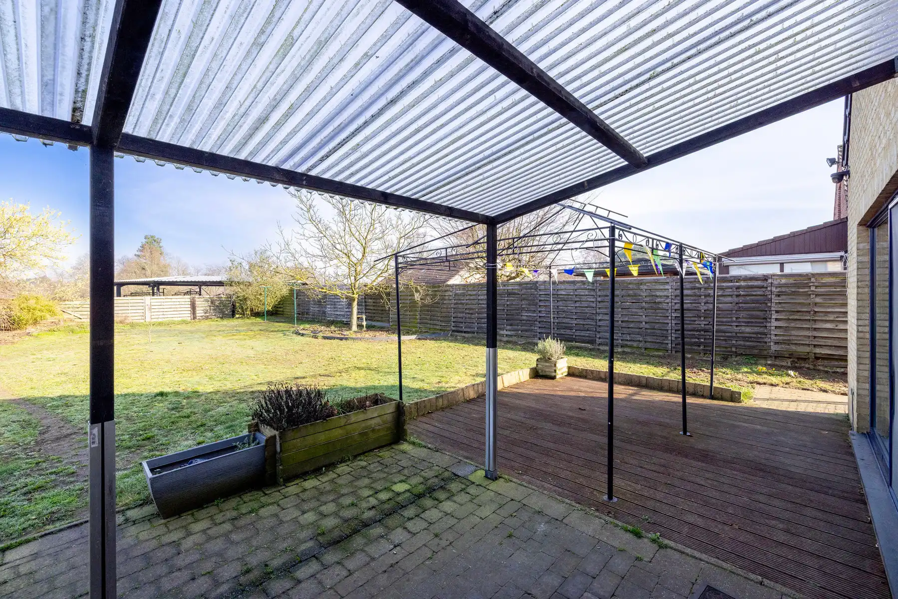 Zeer energiezuinige woning met 5 slpks op ca. 769 m² grond.  foto 9