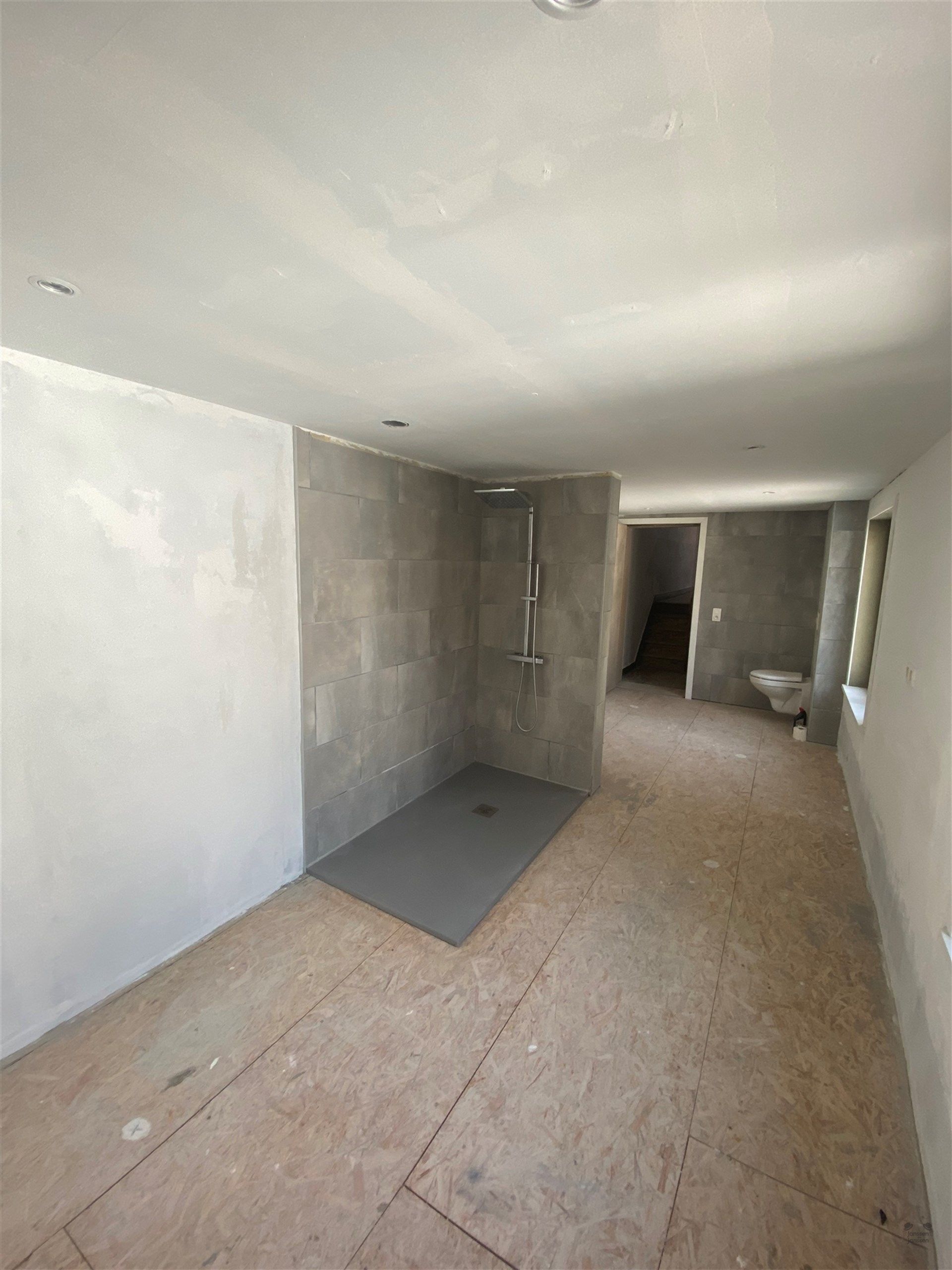 Ruime woning met 5 slaapkamers te Oostende foto 11