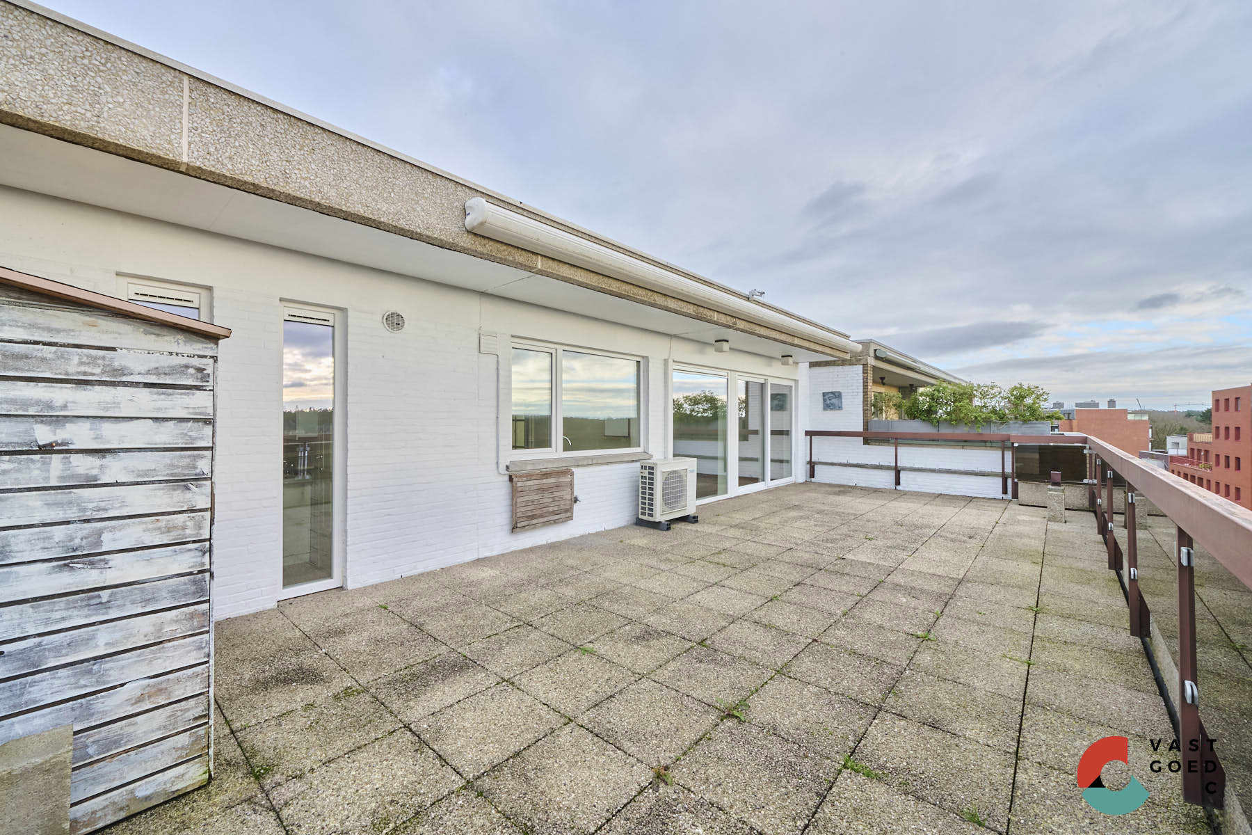 Prachtig dakappartement in Genk met ruim zonneterras foto 17