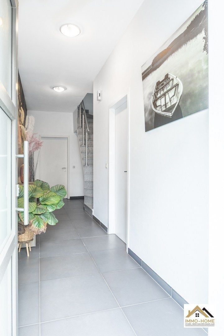 Gerenoveerde Gesloten bebouwing nabij centrum van Lokeren foto 14