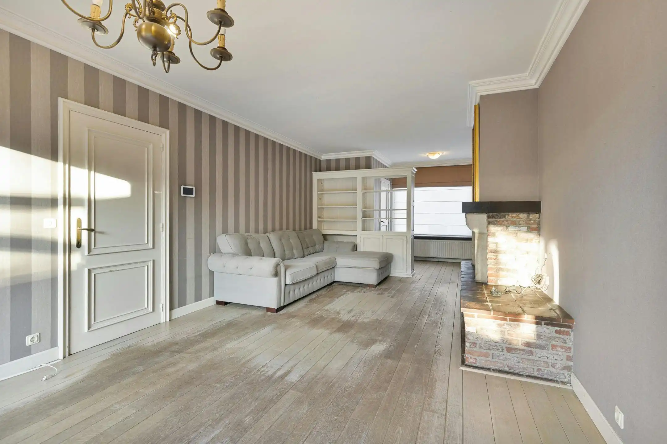 Ruime gezinswoning met 5 slaapkamers te koop in Brugge foto 2