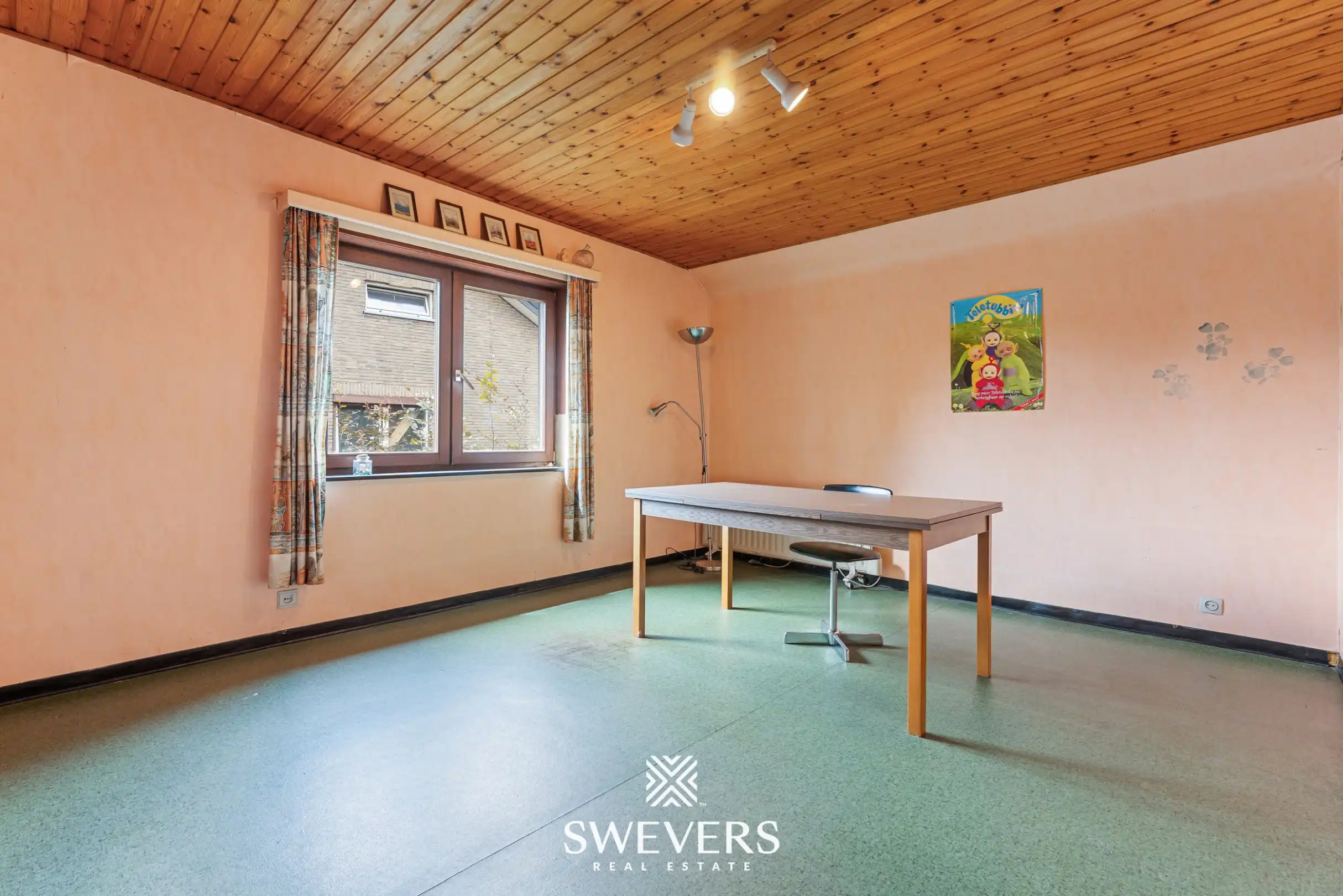 Uitstekend gelegen woning met 4 slaapkamers en mooie tuin foto 22