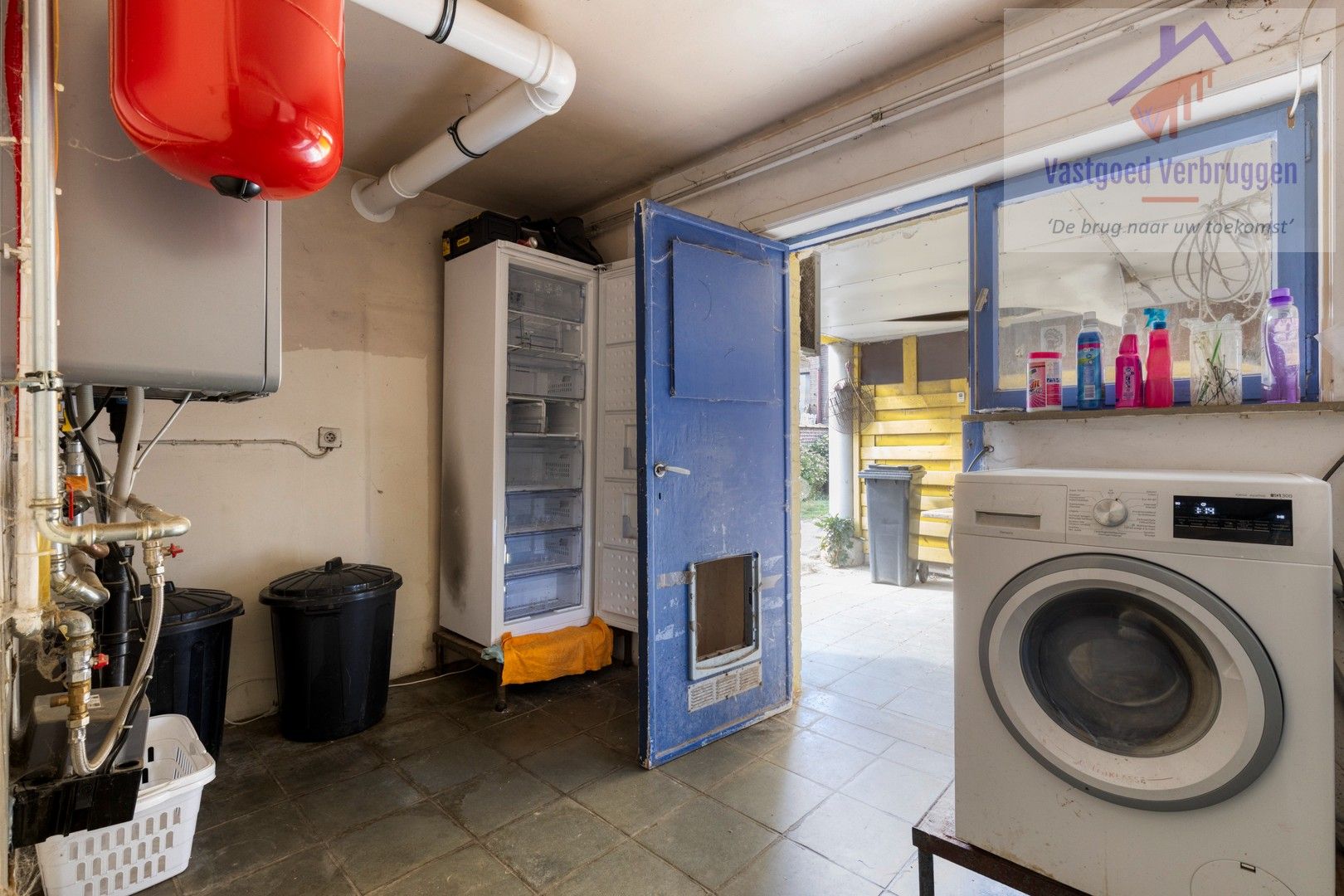 Ruime statige halfopen bebouwing met mooie tuin nabij het centrum foto 21