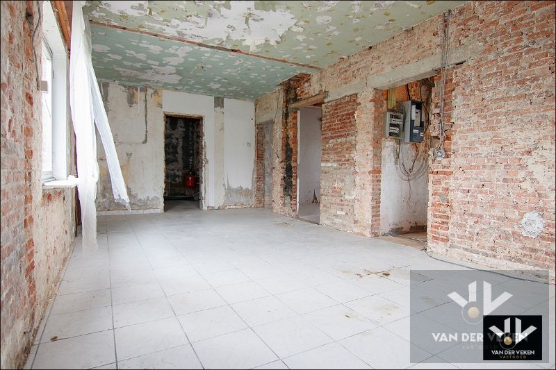 TE RENOVEREN WONING OP TOPLOCATIE NABIJ BOKRIJK foto 12