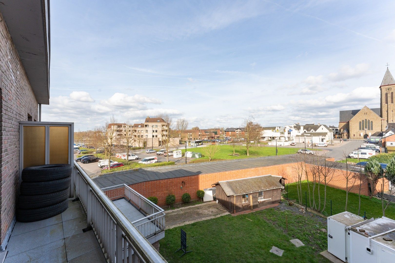 Instapklaar appartement met 2 slaapkamers op wandelafstand van de markt van Oostrozebeke! foto 10