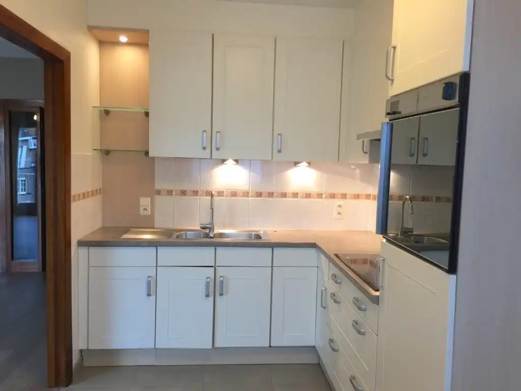 Appartement 2 slpk INCLUSIEF garage en berging - vlak bij het station van Merchtem foto 6