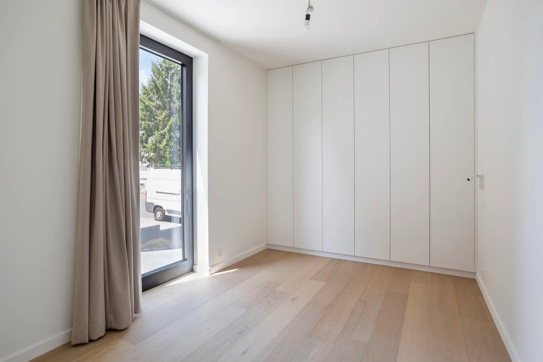 Luxueus afgewerkt gelijkvloersappartement met 3 slaapkamers foto 14
