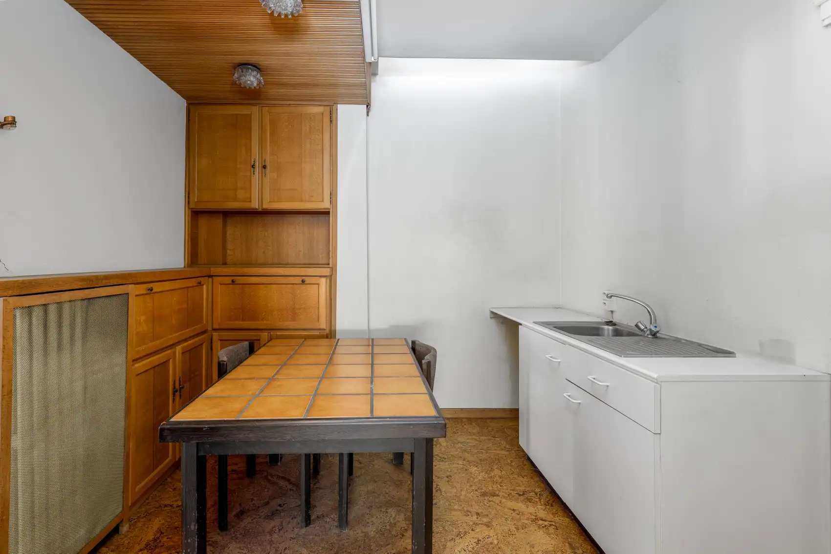 Handelshuis met ruim appartement en 2 garages foto 5