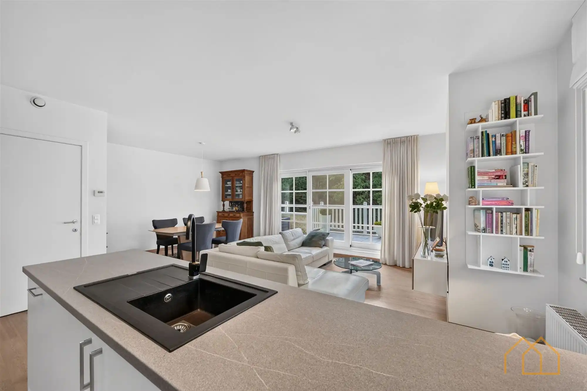 Appartement met 2 terrassen en ruime garage foto 10