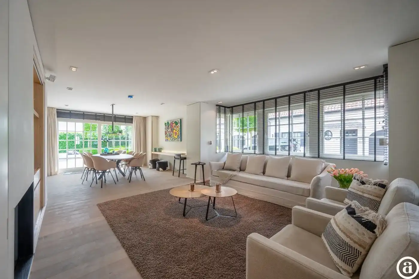 Hedendaagse alleenstaande villa in rustige omgeving te Knokke foto 2