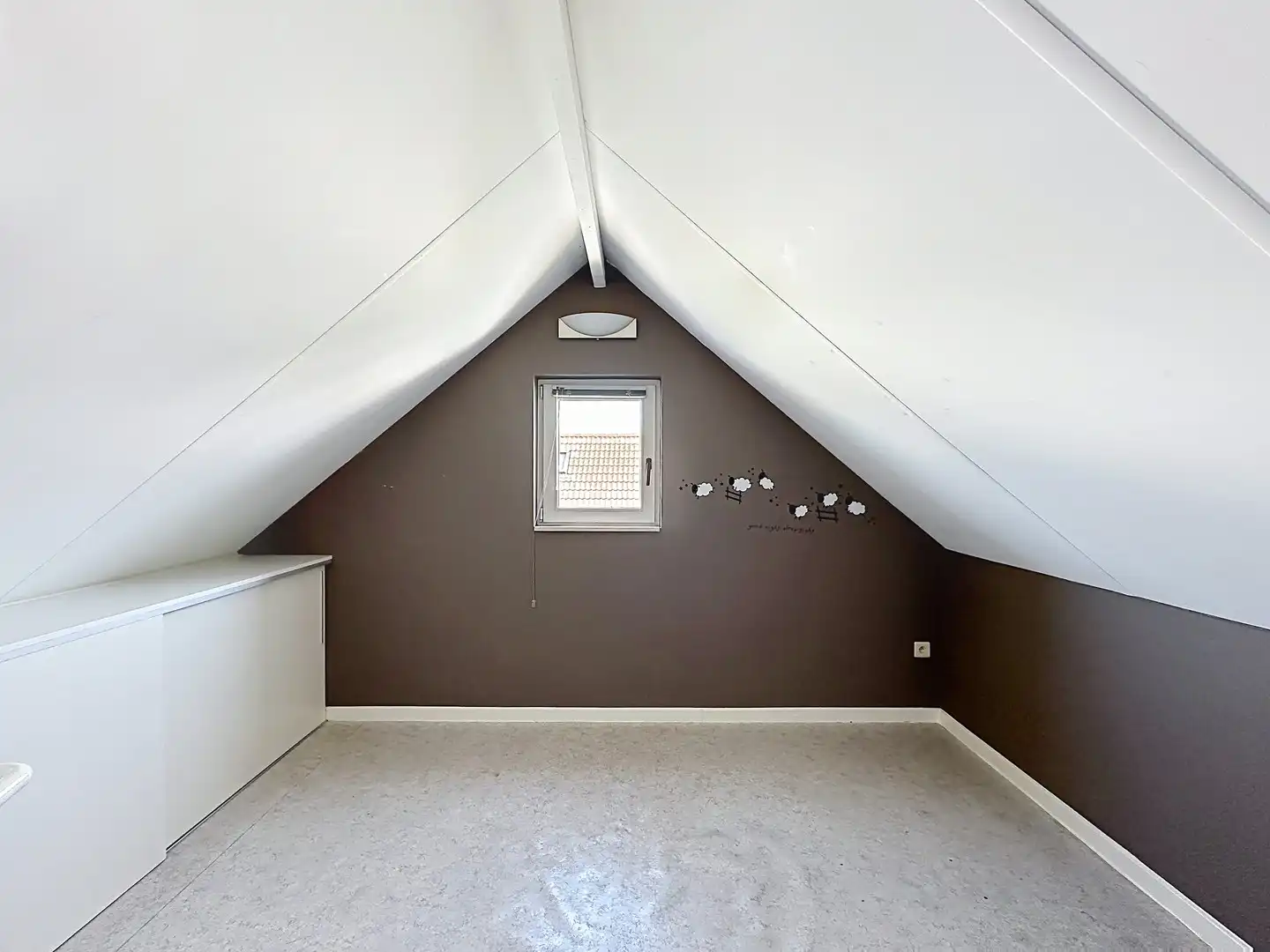Verzorgde vakantiewoning met tuin en carport. foto 5