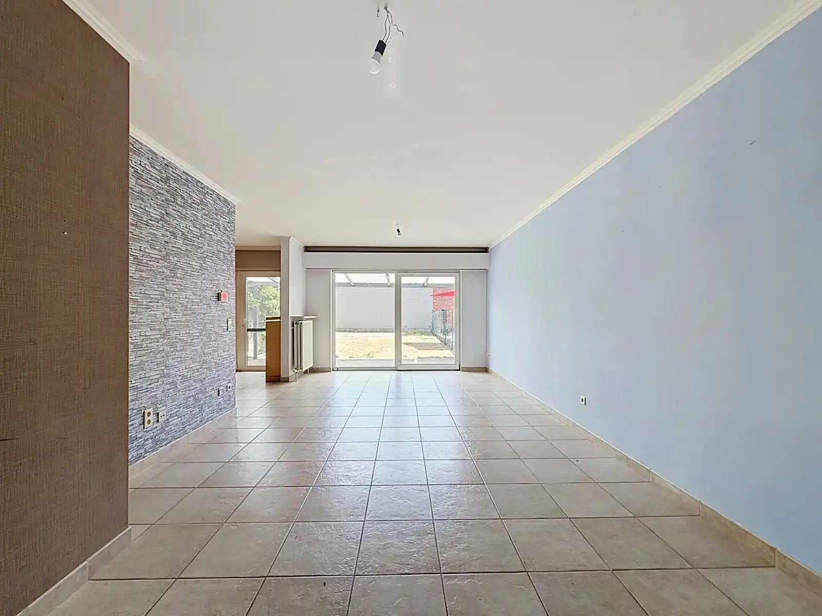 Instapklare Woning Met 3 SLPK, Garage én Tuin! foto 3