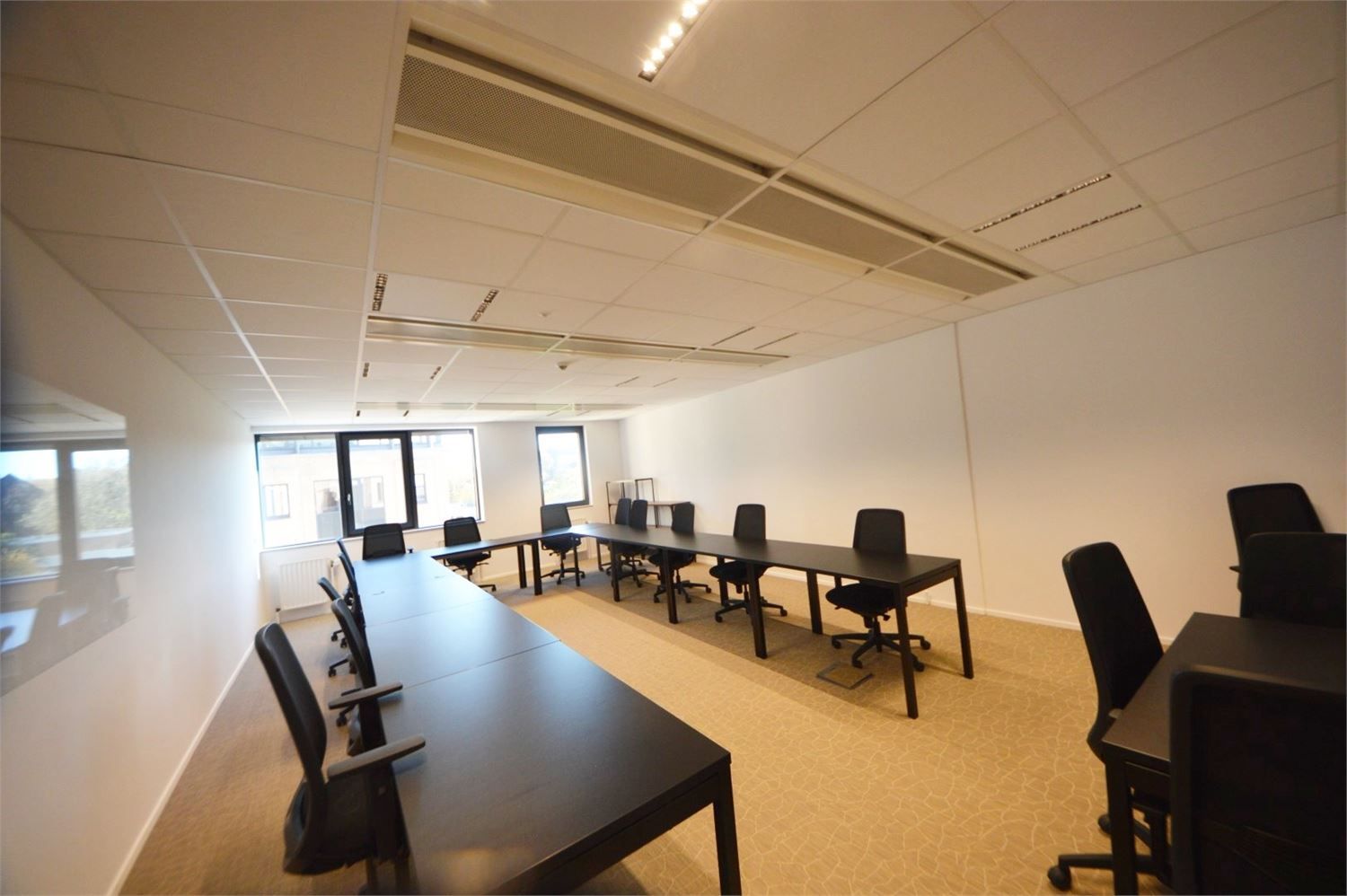 Bureaux prêts à emménager dans un immeuble moderne au 4e étage foto 7