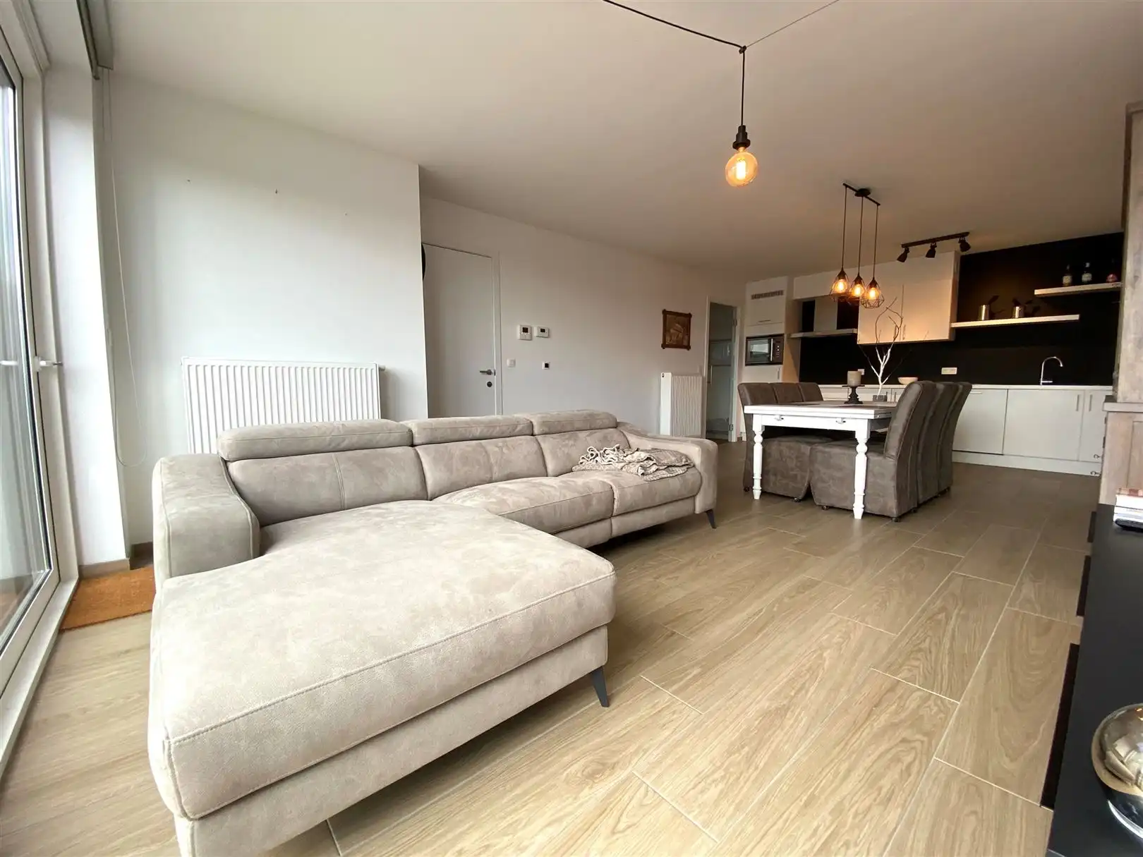 TE HUUR energiezuinig appartement met 2 slaapkamers. foto 3