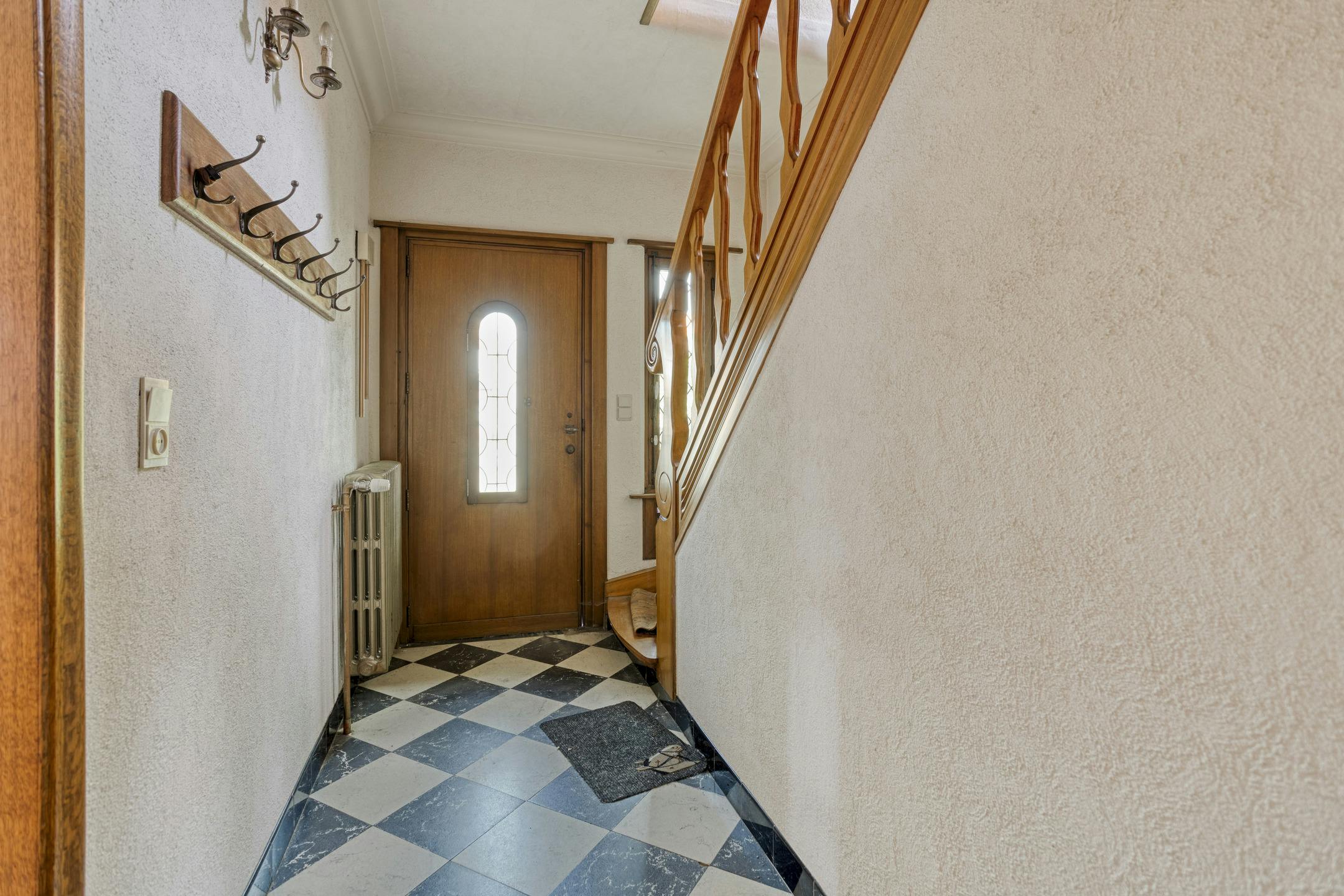Te renoveren woning te koop net buiten het centrum van Retie foto 15