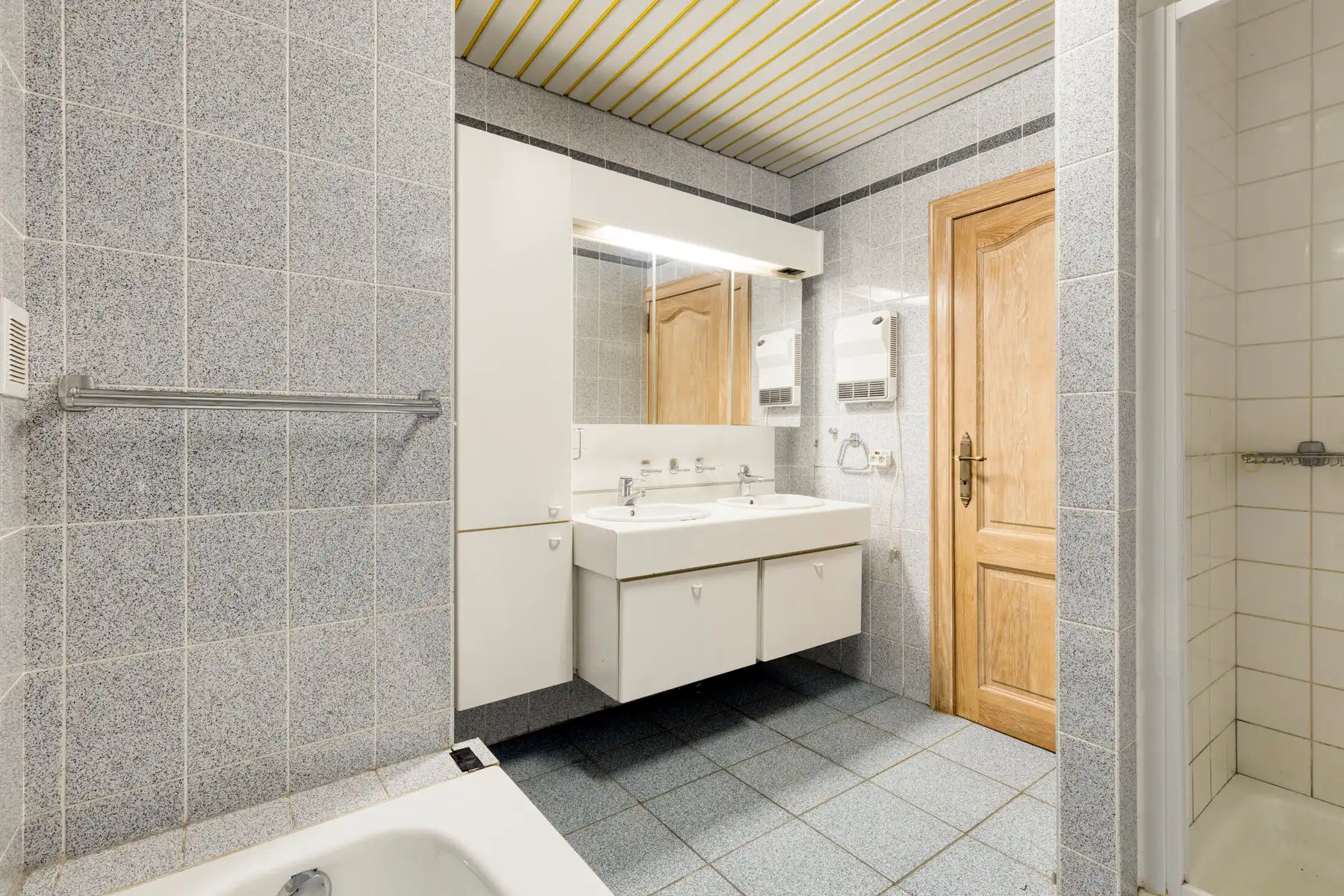 Landelijk gelegen woning met 6 slaapkamers op 12a 25ca foto 4