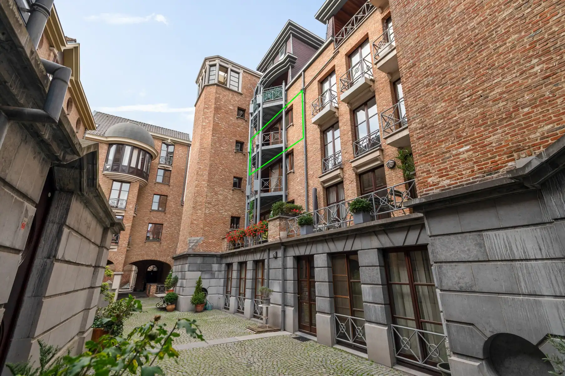 Appartement met terras en staanplaats in karaktervol historisch gebouw foto 22