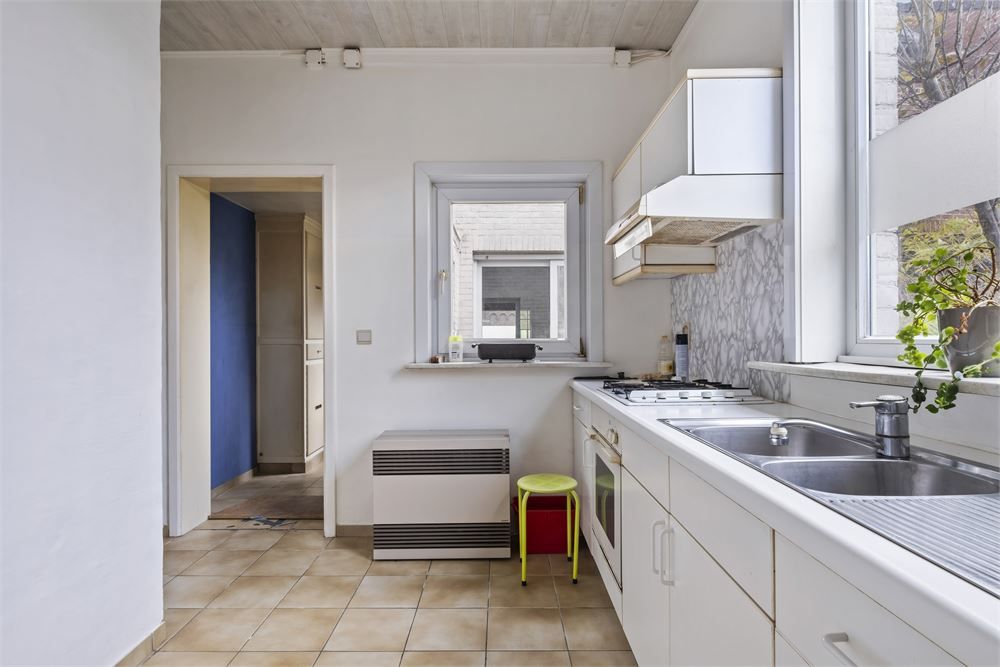 Op te frissen herenwoning met tal van mogelijkheden! foto 7
