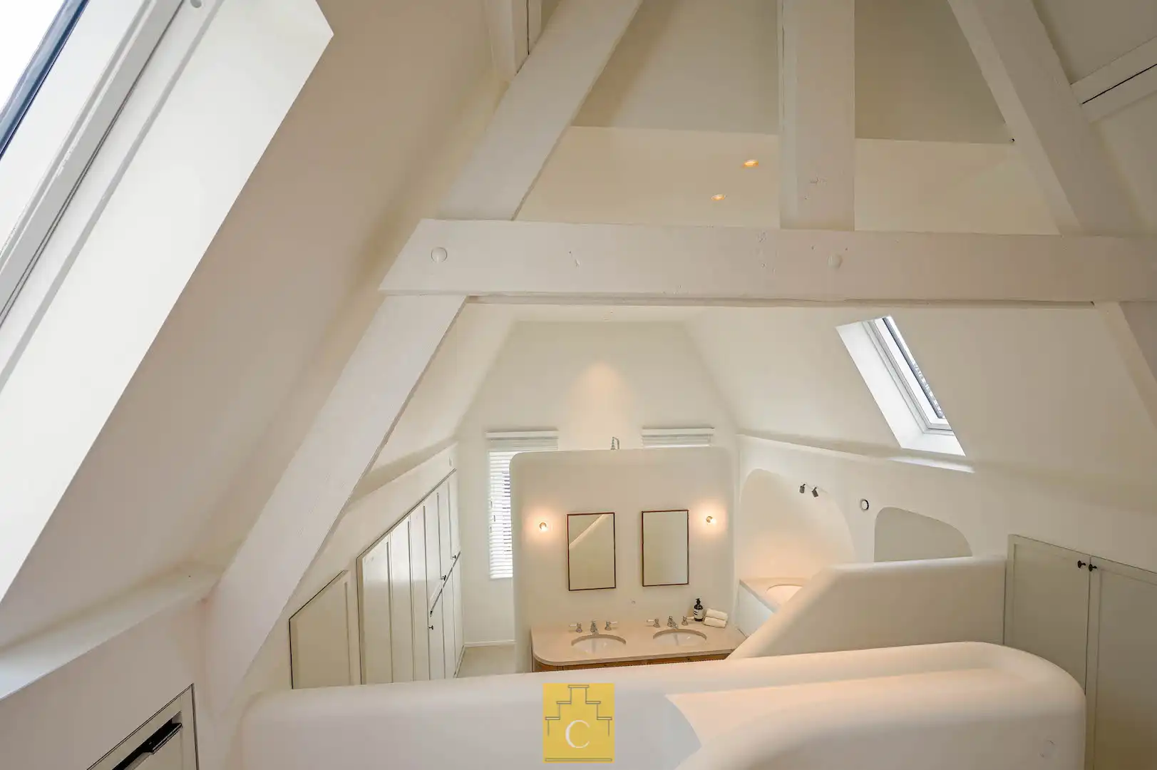 pas gerenoveerd diephuis op iconisch stadsplein, een meesterwerk van historiek en hedendaagse luxe foto 24