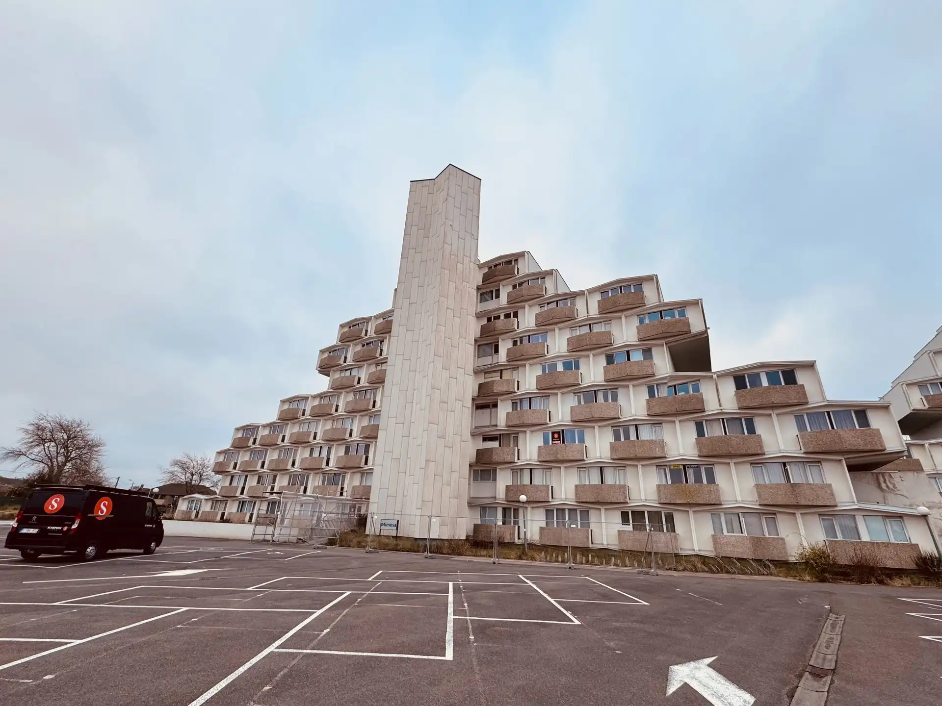 Gerenoveerd en instapklaar appartement met terras en 2 slaapkamers. foto 11