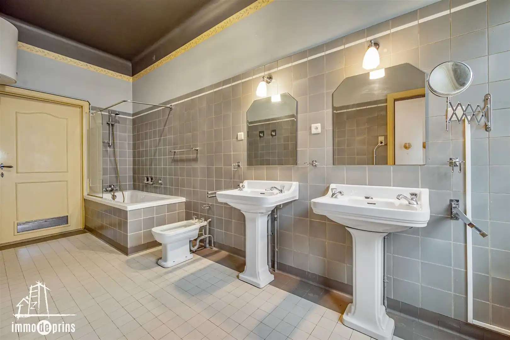 Handelspand met grote burgerwoning foto 12