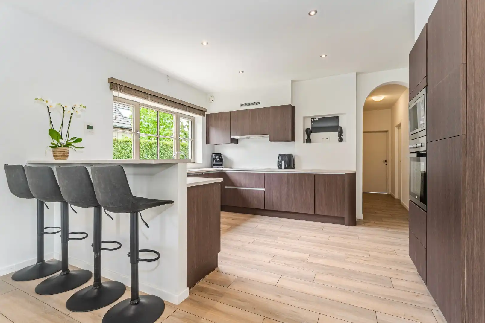 Exclusief gerenoveerde vrijstaande villa in rustige en residentiële omgeving foto 10